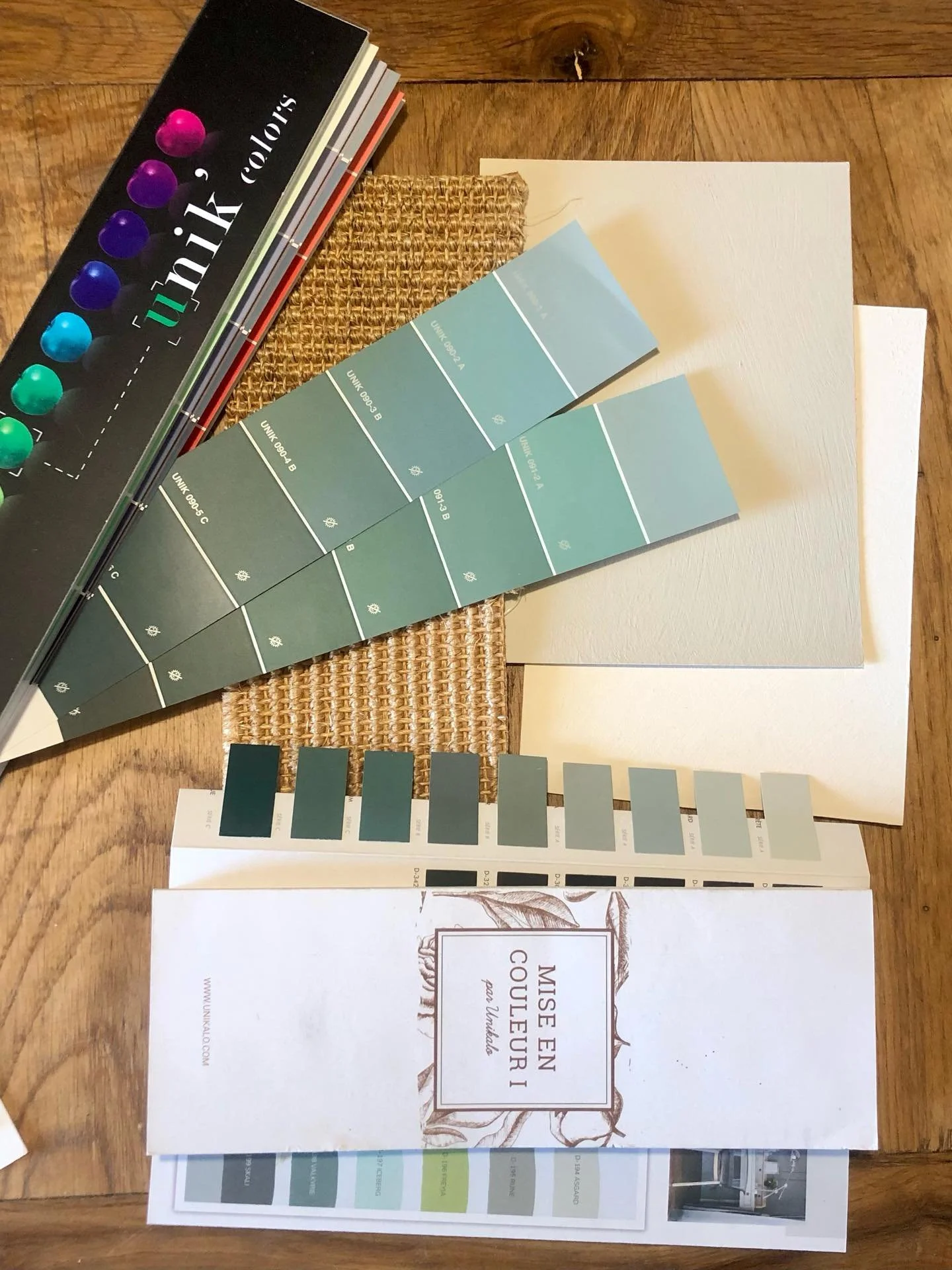 | HARMONIE | Recherche d&rsquo;harmonie couleurs et mat&eacute;riaux pour un espace comprenant deux chambres et une salle de bain. Peinture biosourc&eacute;e, badigeon de chaux et un rev&ecirc;tement de sol qui ne fait pas l&rsquo;unanimit&eacute; ma