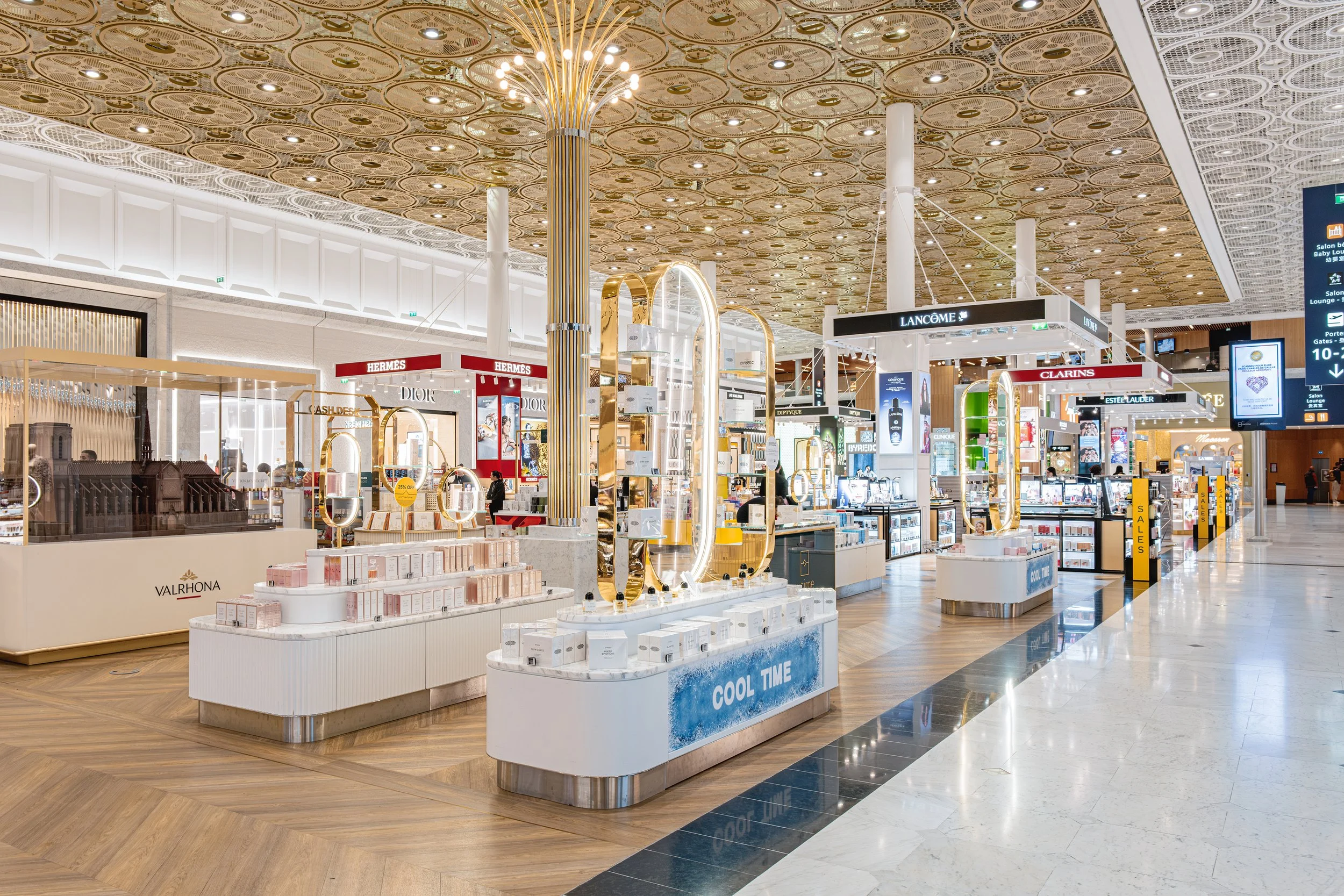 Extime_Dutyfree_CDG_T1_ArthurDemars_2.jpg