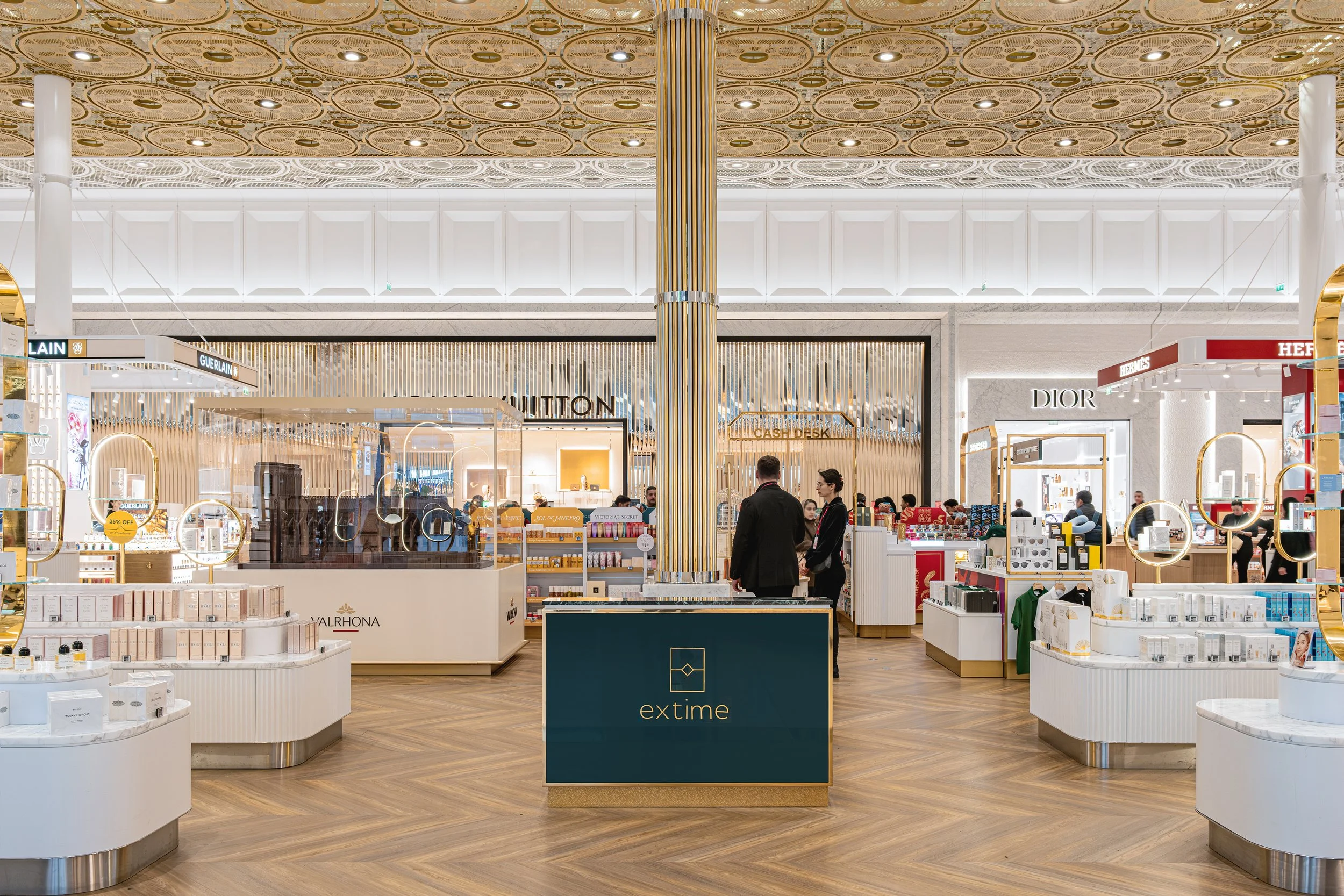 Extime_Dutyfree_CDG_T1_ArthurDemars_1.jpg