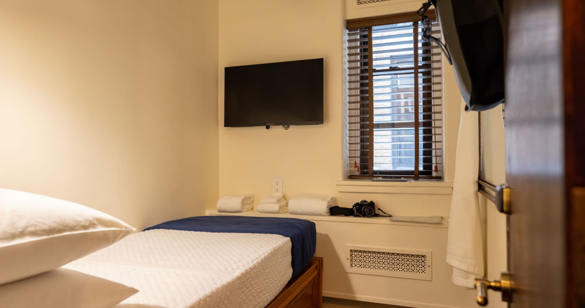 west village eurohostel single tv.png