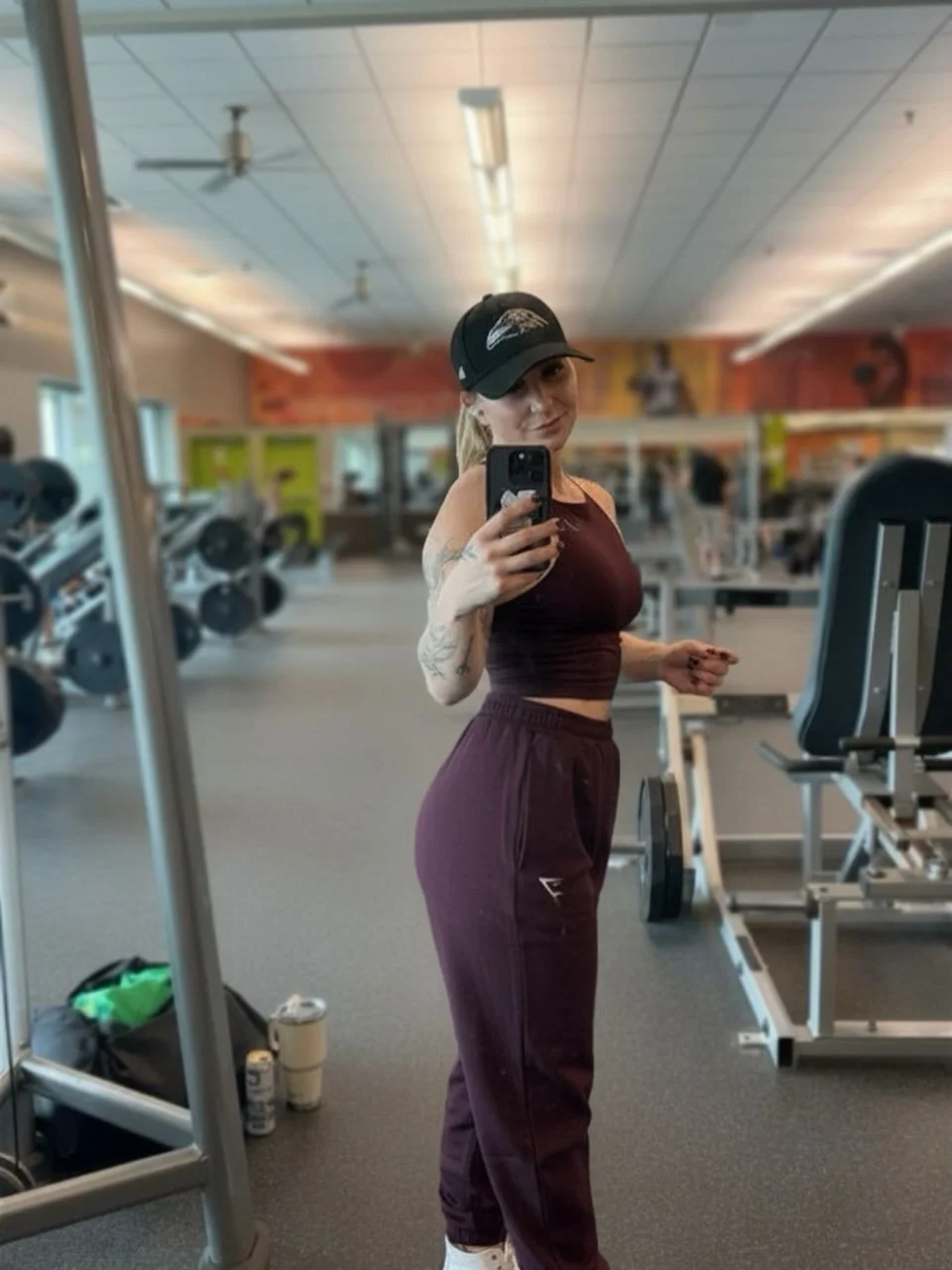 Absolutely obsessed with the cherry purple sets from @gymshark 🍒

#gymshark #gymsharkwoman #movewithmia #movewithmiaa #matchingset