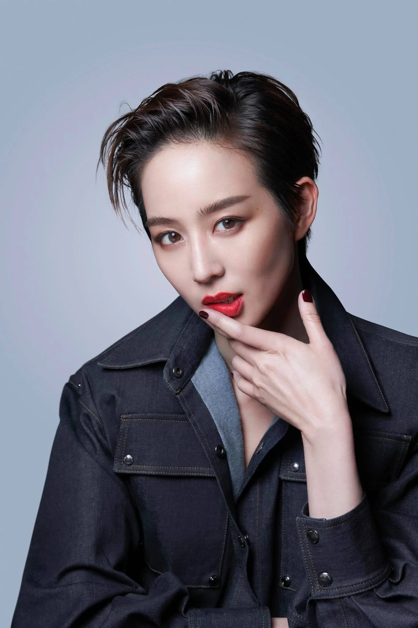 ning-chang-for-tom-ford-beauty-spring-2020-campaign.jpg