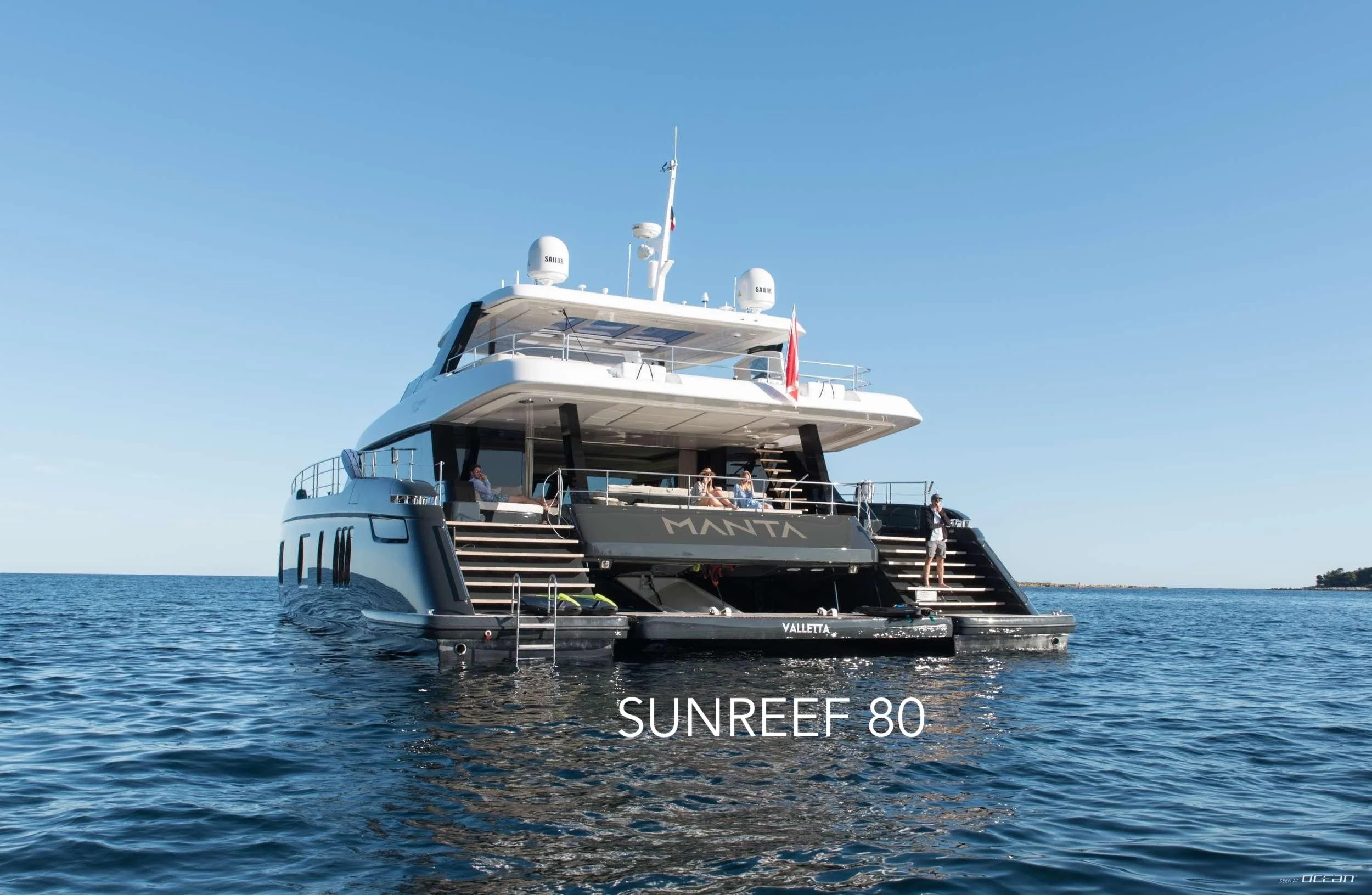 luxury-power-catamaran-sunreef-80-manta-charter-01.jpg