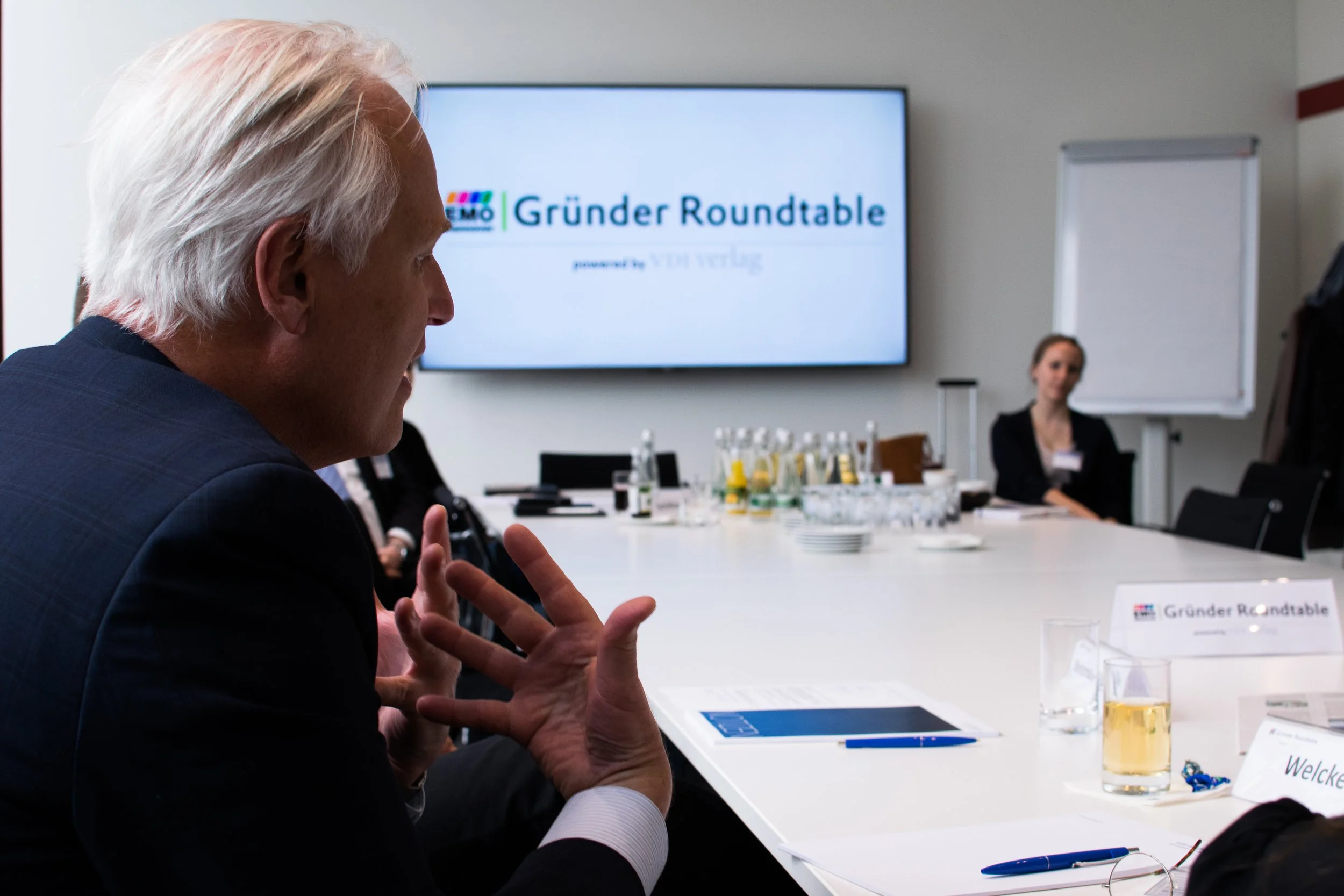 RoundTableAuswahl64.jpg
