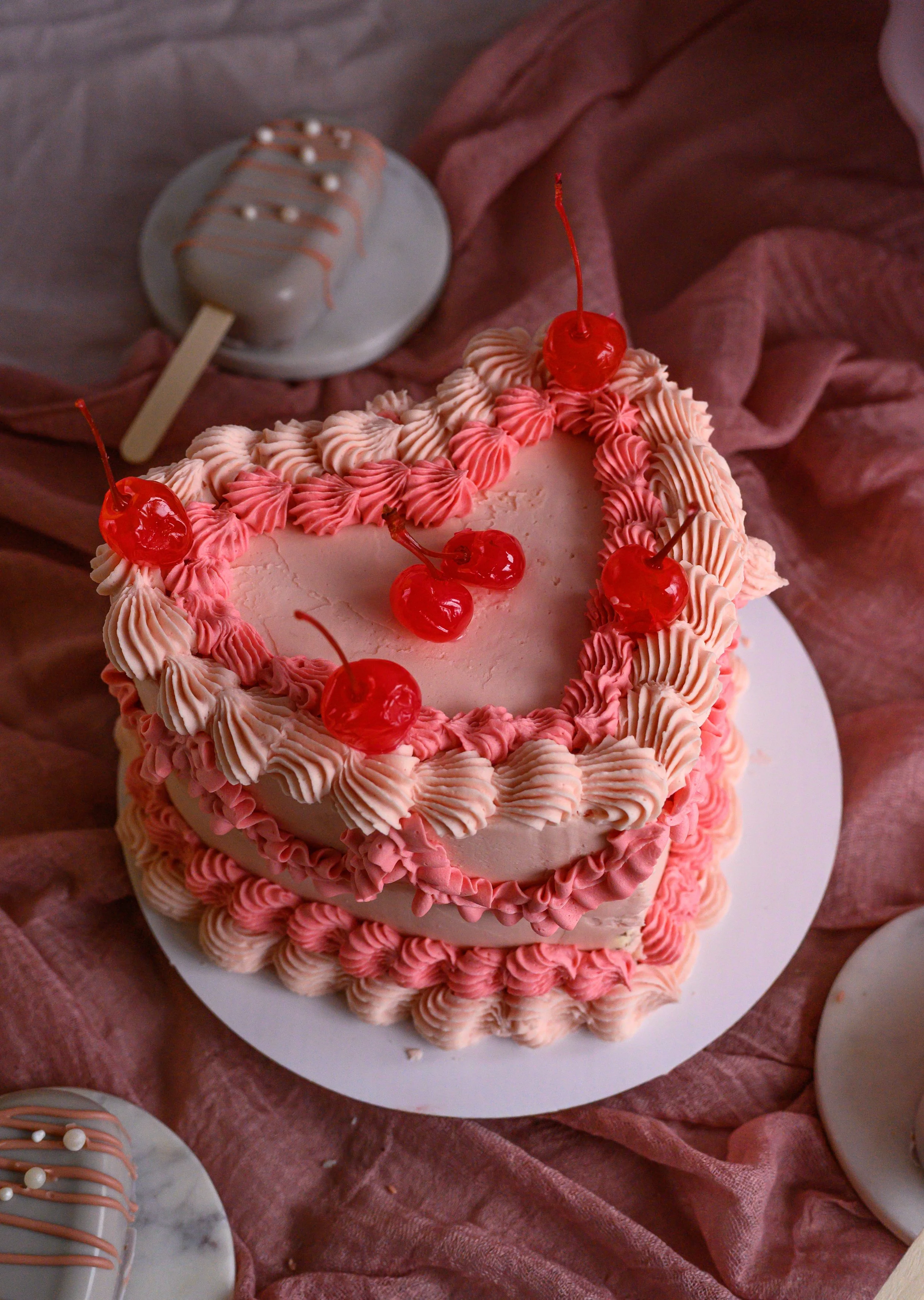 Beställ tårtor för Alla Hjärtans Dag i Stockholm