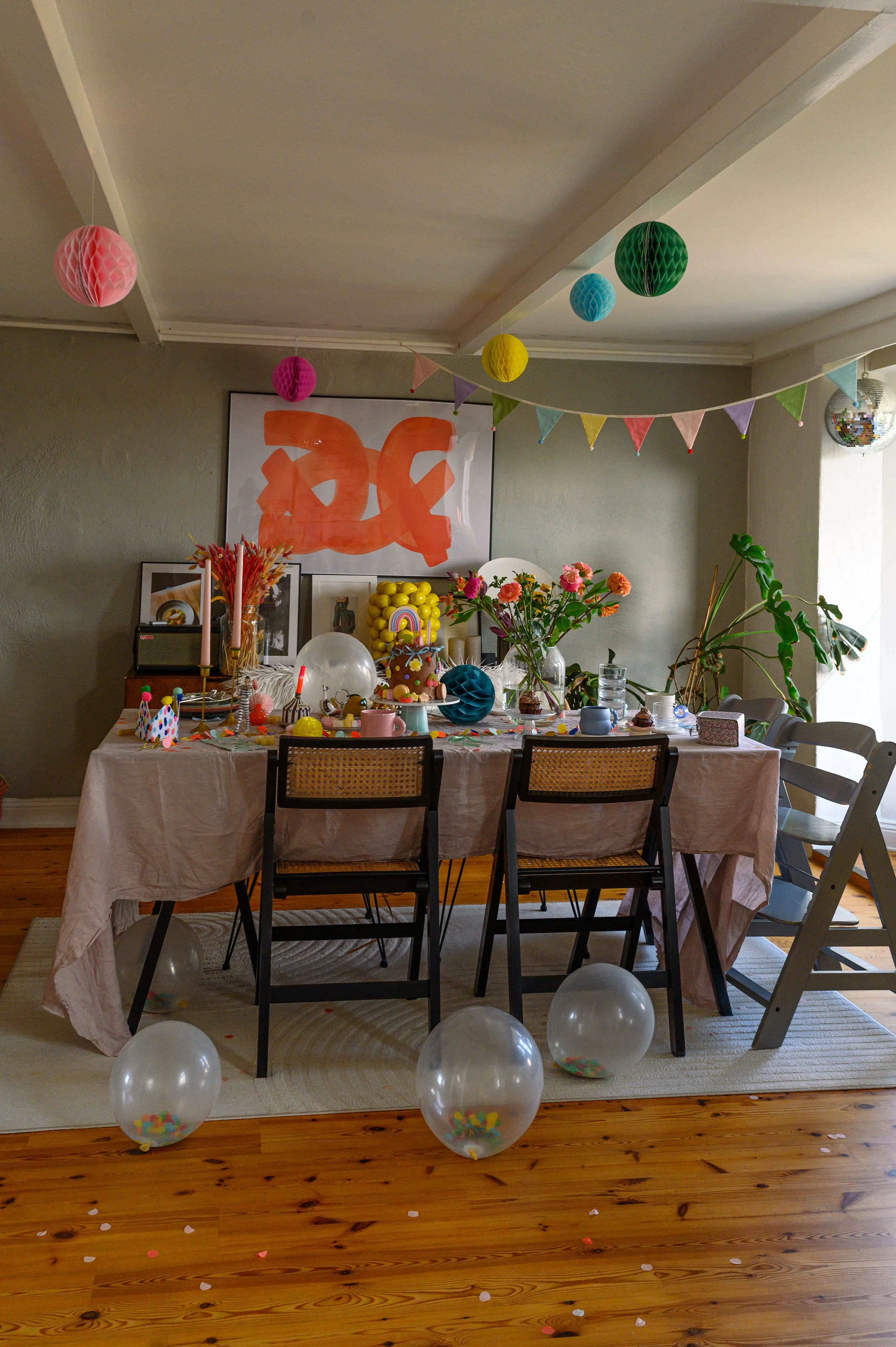 Wedding & Celebration Cakes in Stockholm | Sophie Marie Cakes | Bröllopstårta Stockholm | Birthday cakes, anniversary cakes | German recipes, modern buttercream aesthetic style.