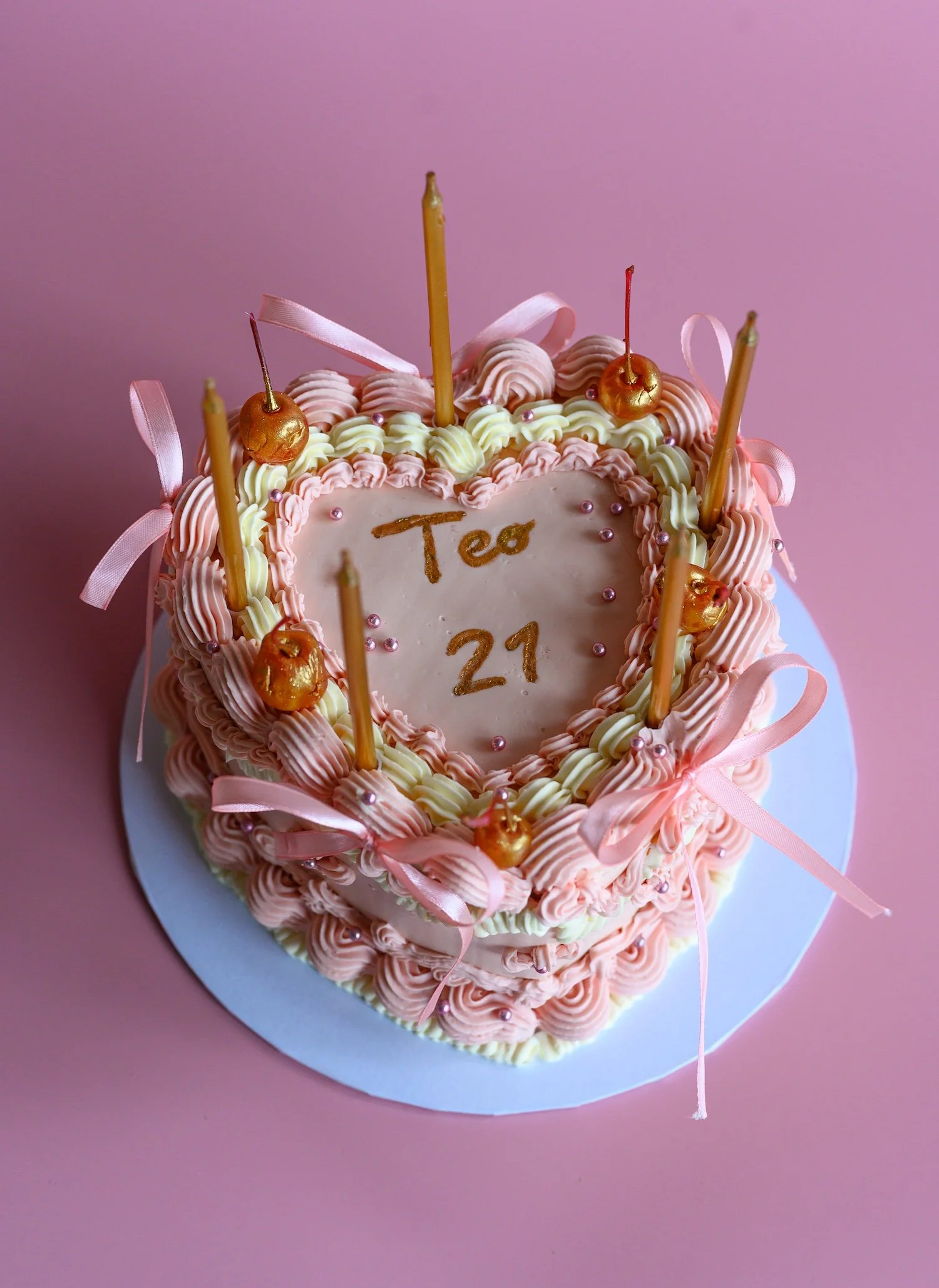 Vintage heart cake