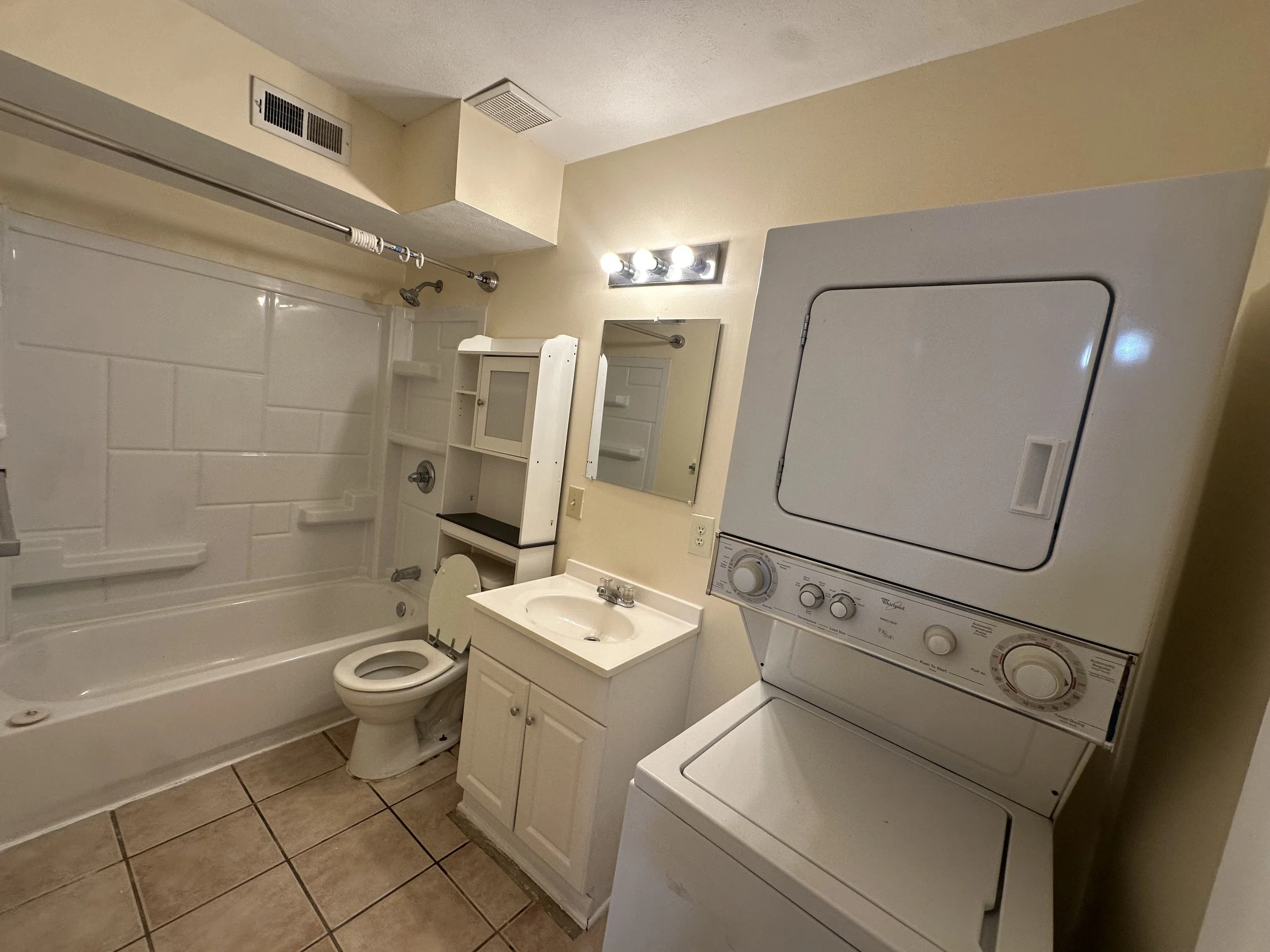 High Cotton #14 Apartment Bathroom.jpeg