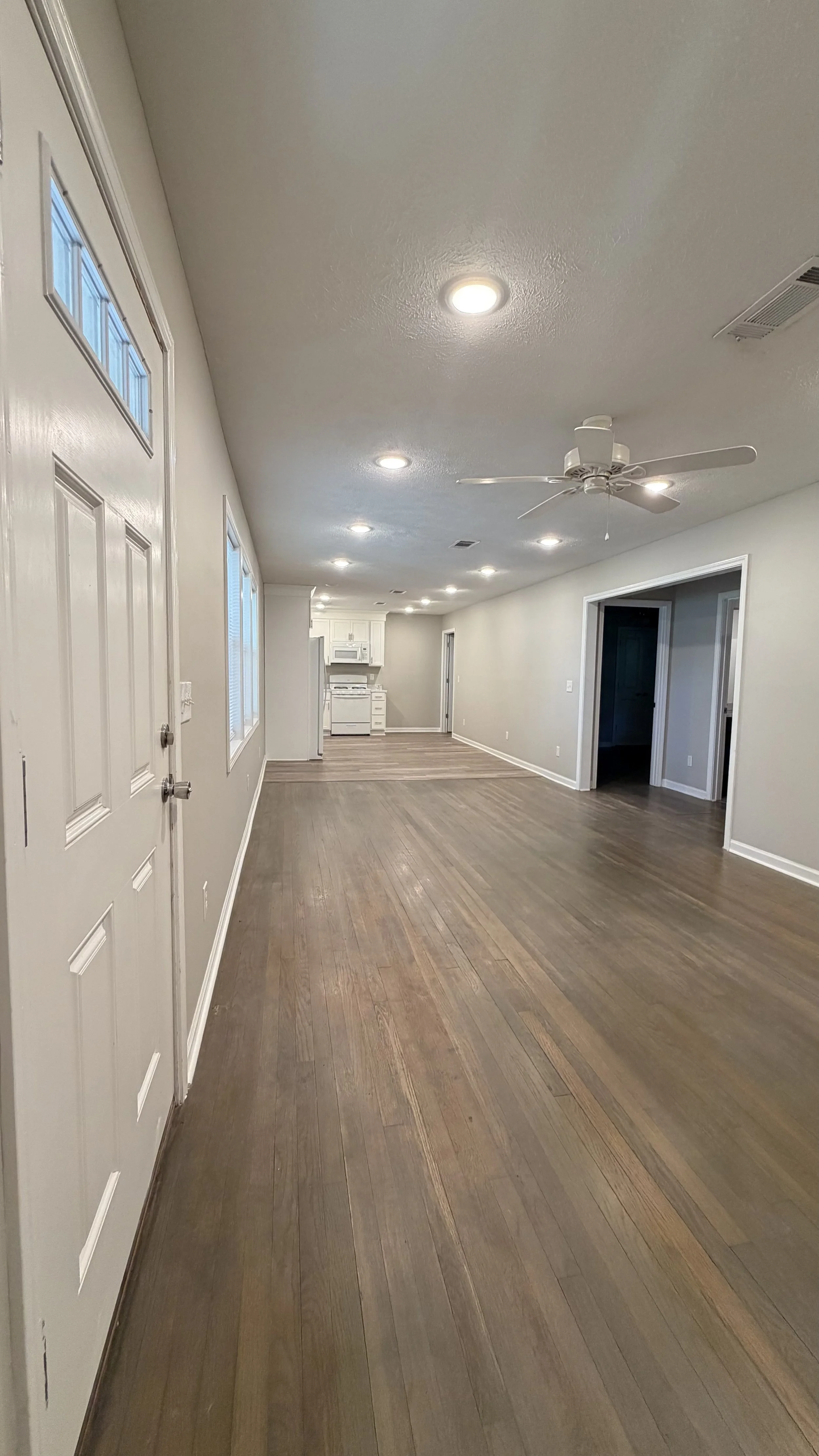 3) Living Room.jpeg