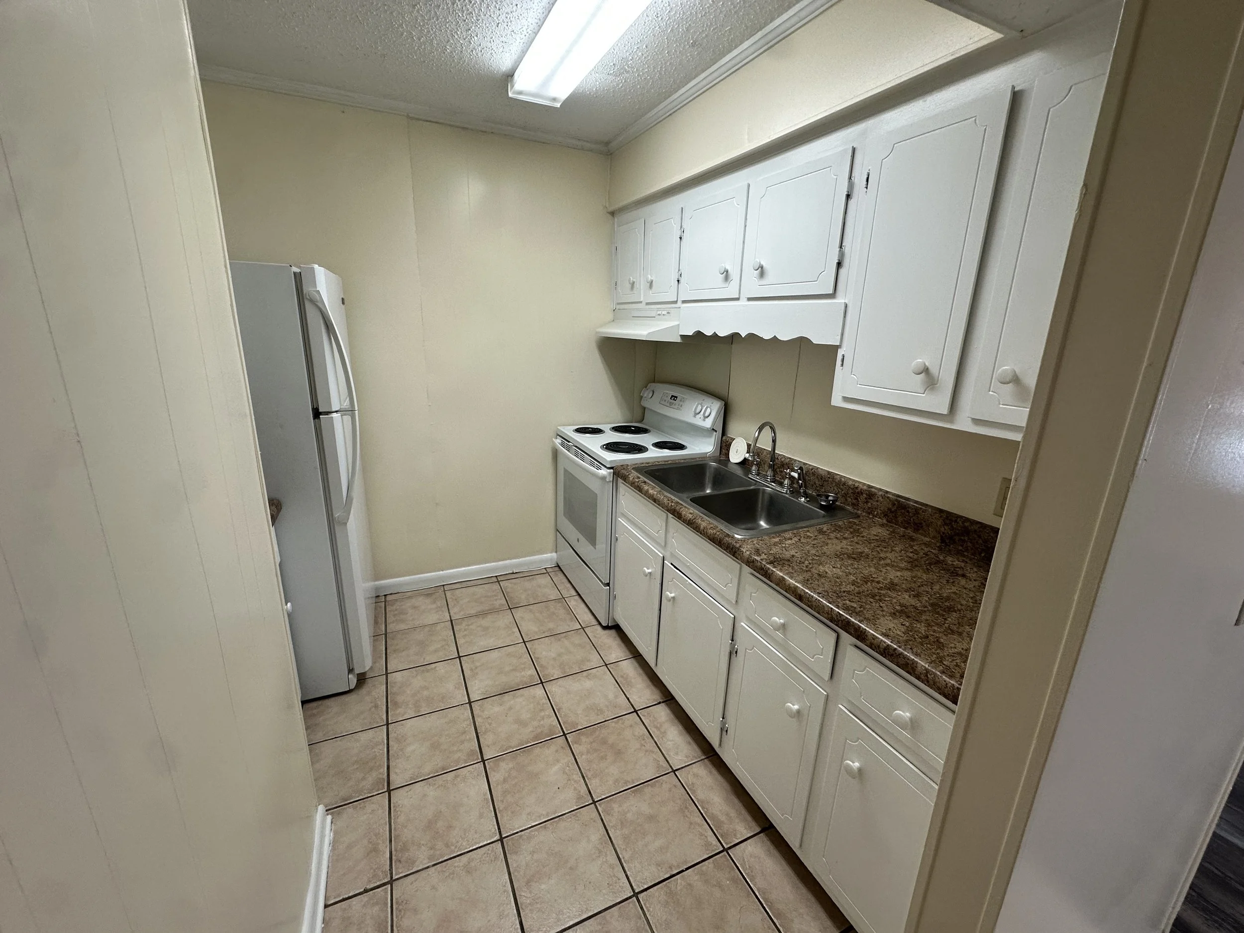 High Cotton #14 Apartment Kitchen.jpeg