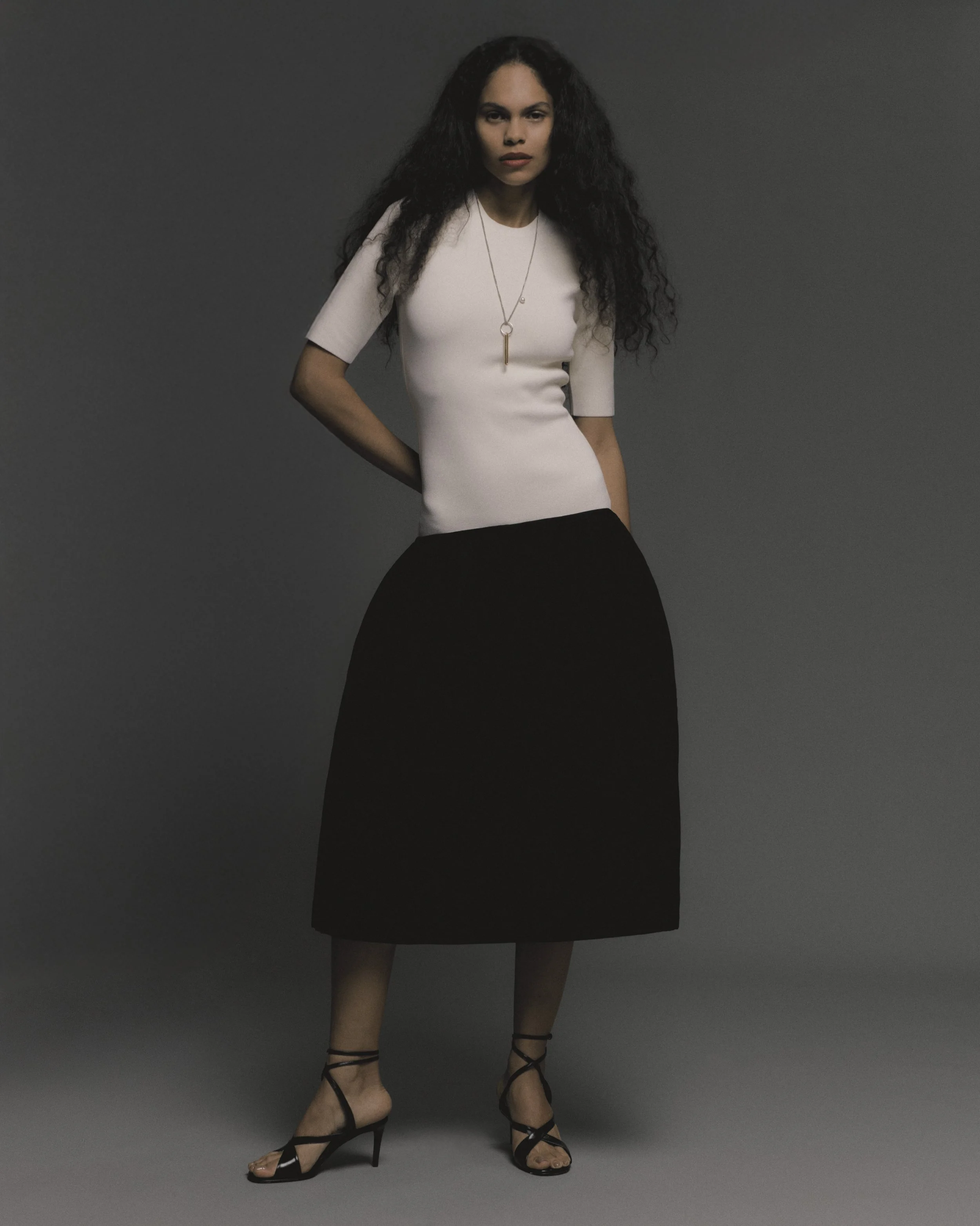 JULIAN ss2610385.jpg