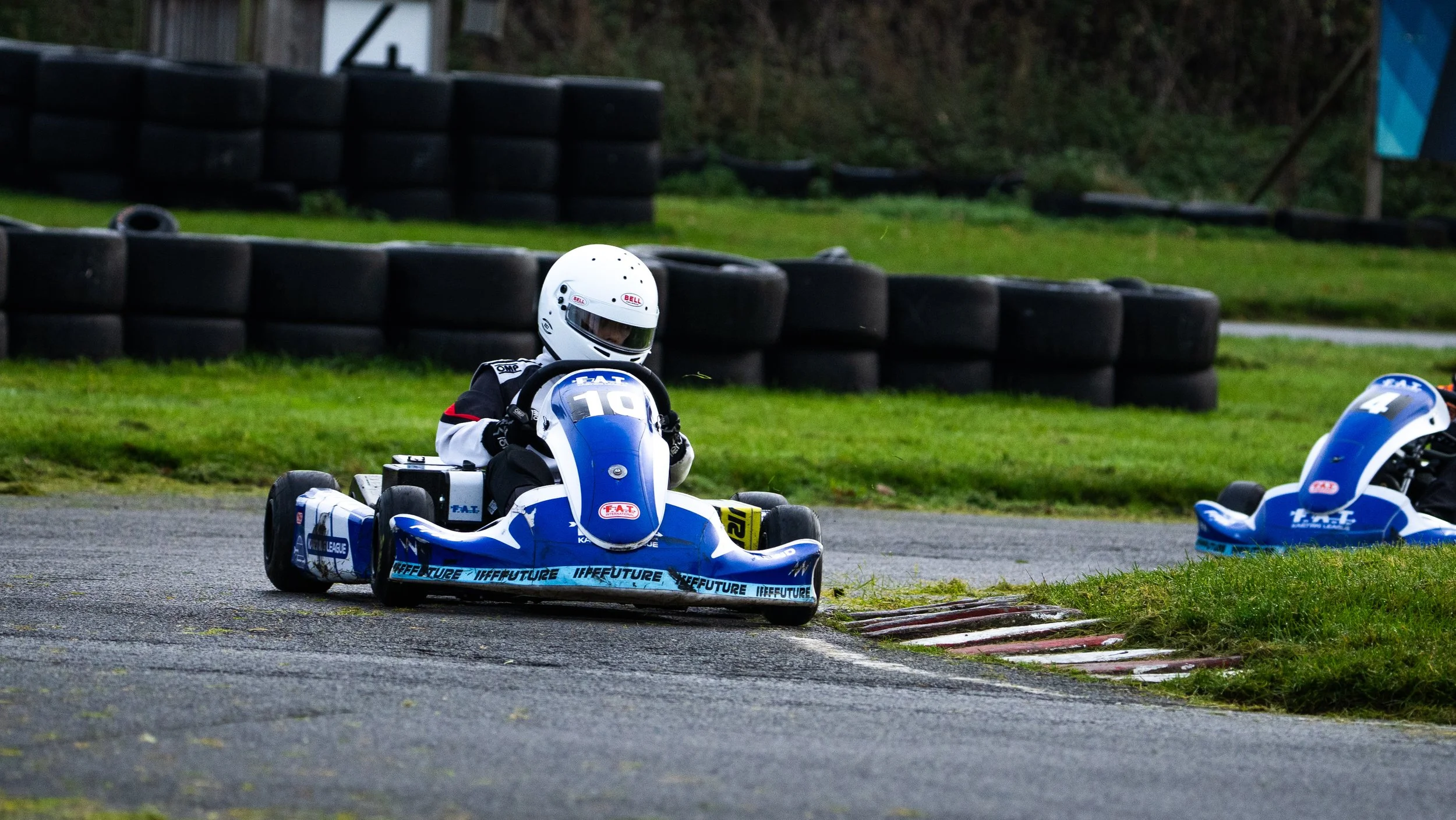 1000062038-Tom leading corner good line.jpg