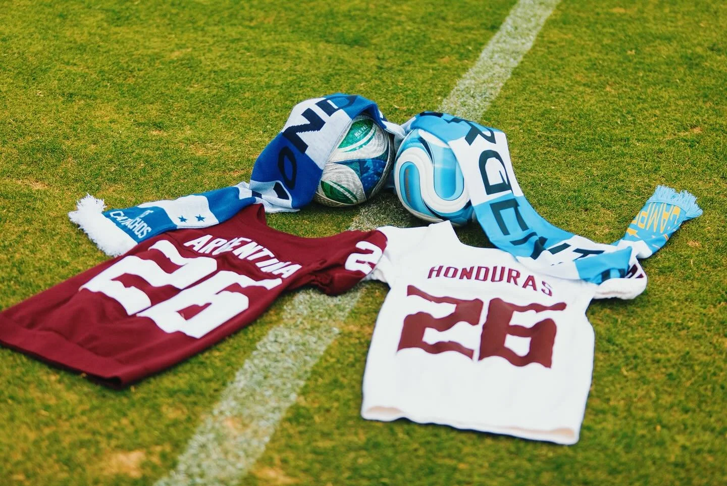 Scenes from yesterday&rsquo;s press conference announcing a stop at Kyle Field for the &ldquo;Road to 26&rdquo; between Honduras and Argentina

📸 @andres.baer