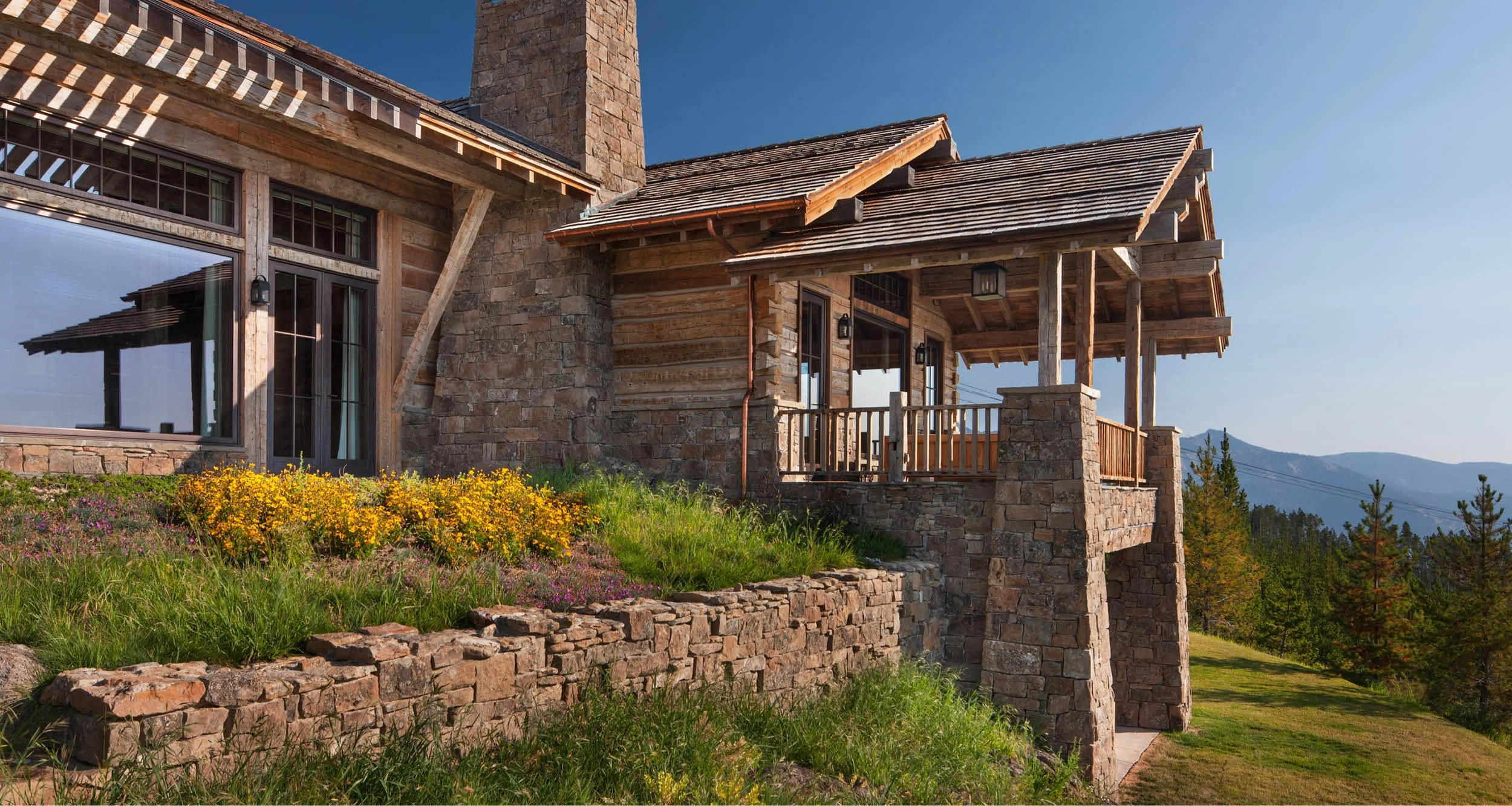 Andesite Family Lodge