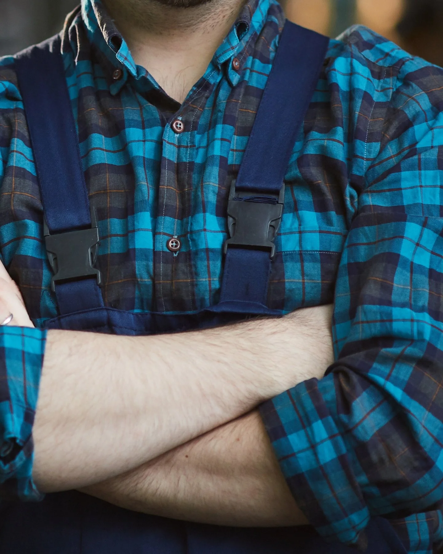 La diferencia est&aacute; en los detalles 🦺

Cada costura, cada bot&oacute;n y cada textura reflejan nuestra dedicaci&oacute;n a la calidad ✨

#uniformespersonalizados #calidad #empresas #uniformes #puebla #personal