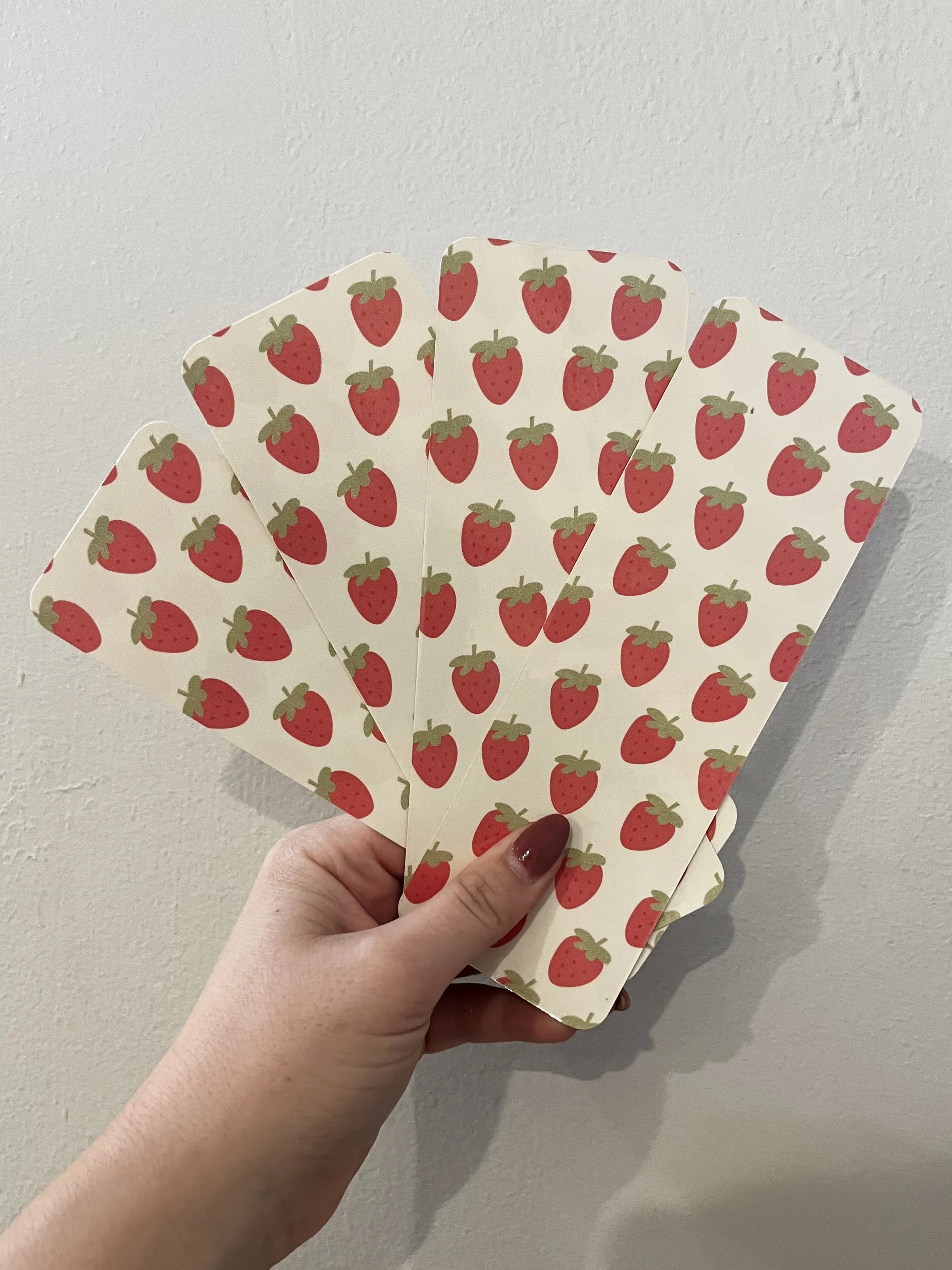 strawberry_group_bookmark.jpg
