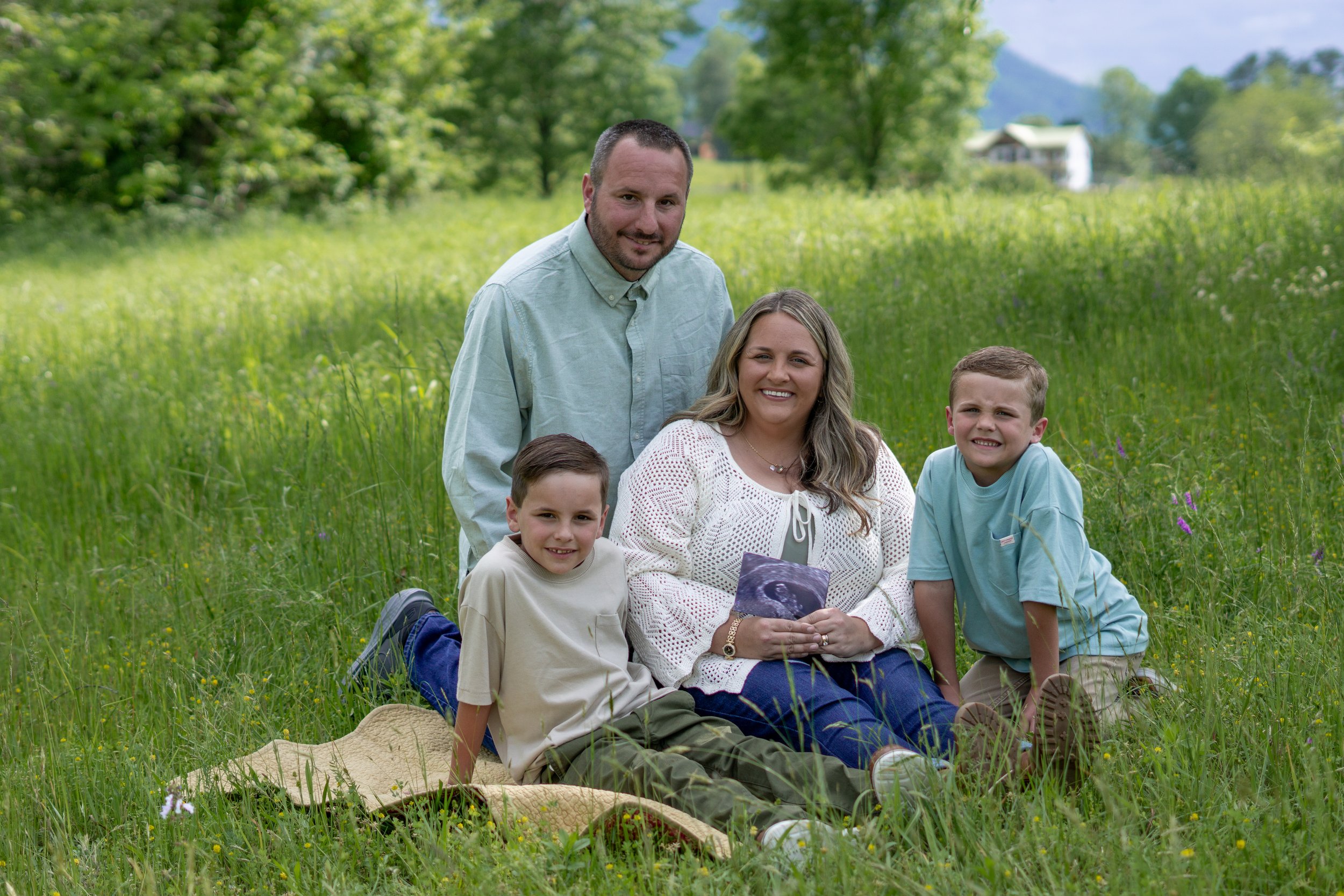 Best photographer Smoky Mountains, Pigeon Forge Gatlinburg Sevierville, Elopements, Weddings, Family Photography, New photographer budget friendly