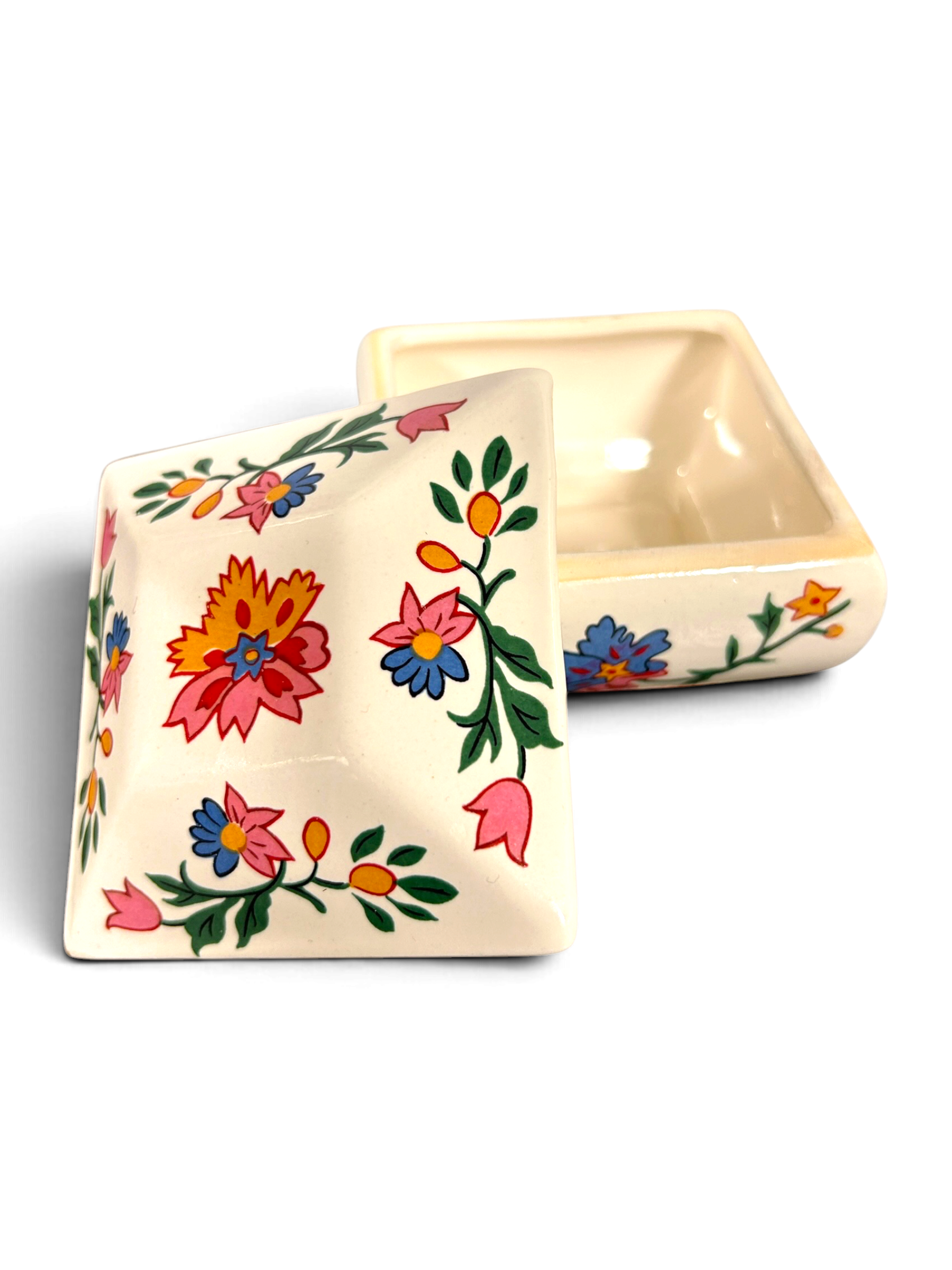 vintage-prestige-floral-trinket-box-interior.PNG