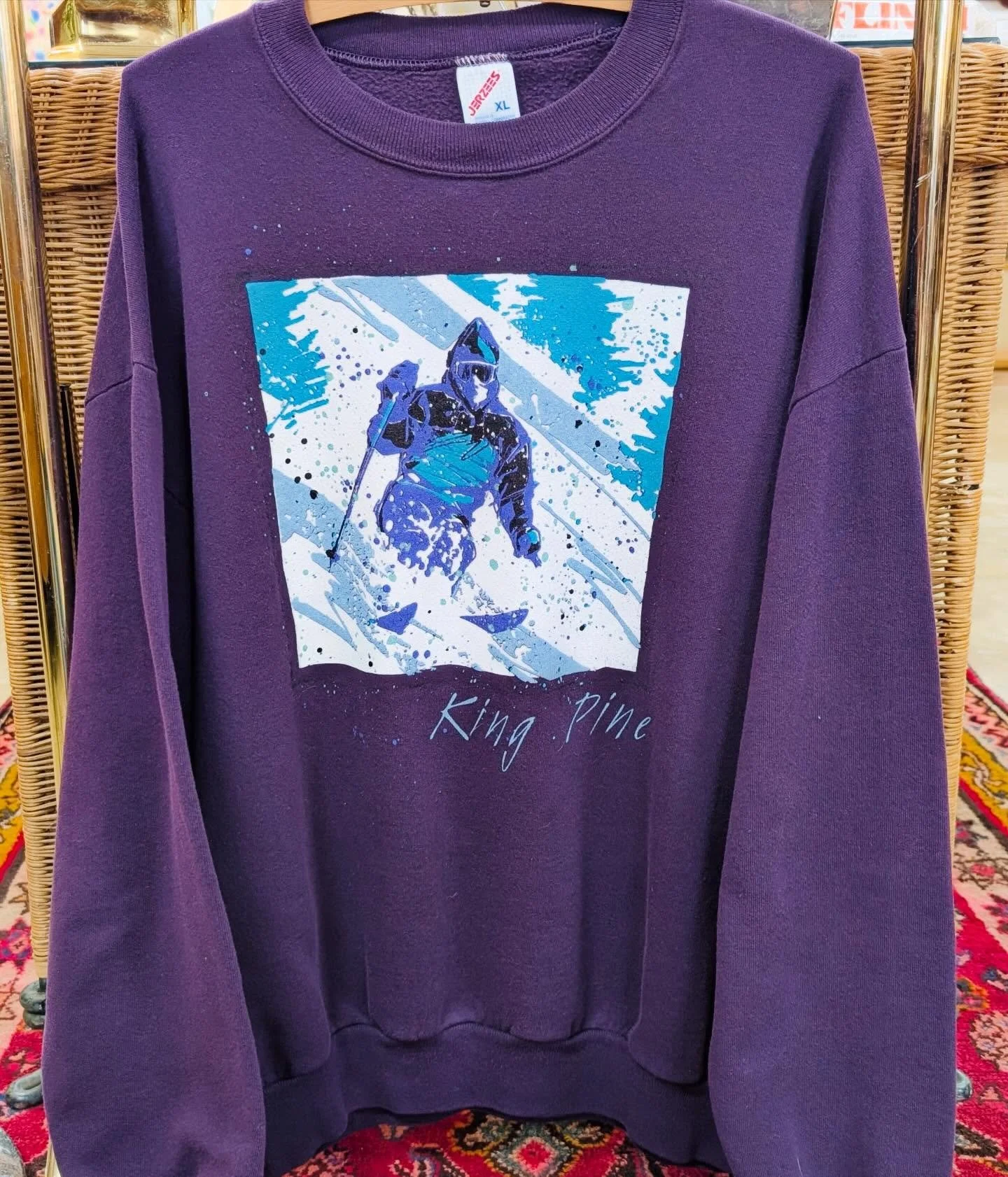 A vintage skiing sweatshirt to celebrate the first full day of the 2026 Winter Olympics. We were up early to catch the Men&rsquo;s Downhill and will be up again early tomorrow to watch Lindsey Vonn in her 5th Olympics! 🇺🇸⛷️
.
.
.
.
.
#olympics2026 