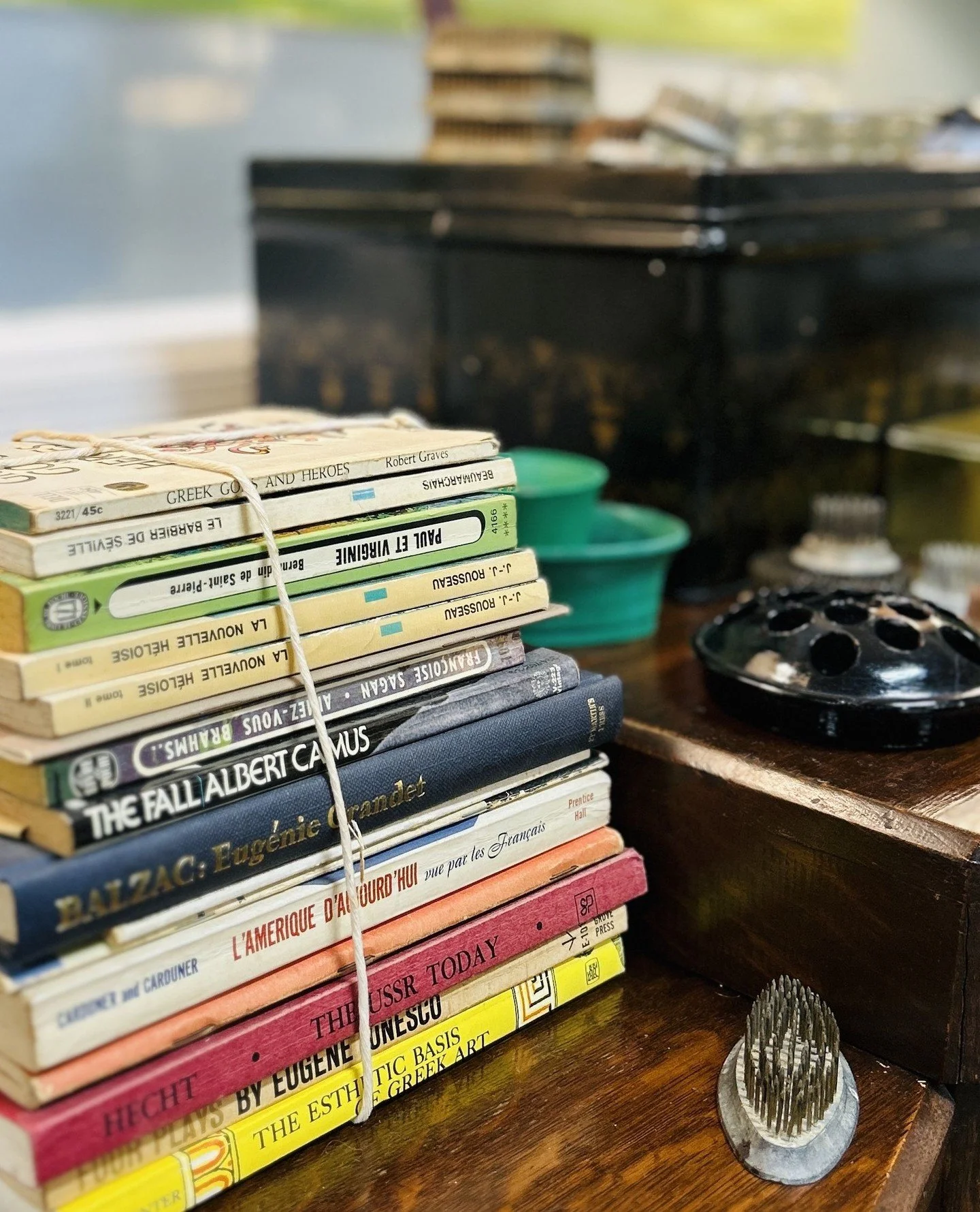 We made it.⁠
⁠
It may feel like we lost an hour (we did), but longer golden evenings are officially here. ⁠
⁠
More light. More wandering. More treasure hunting.