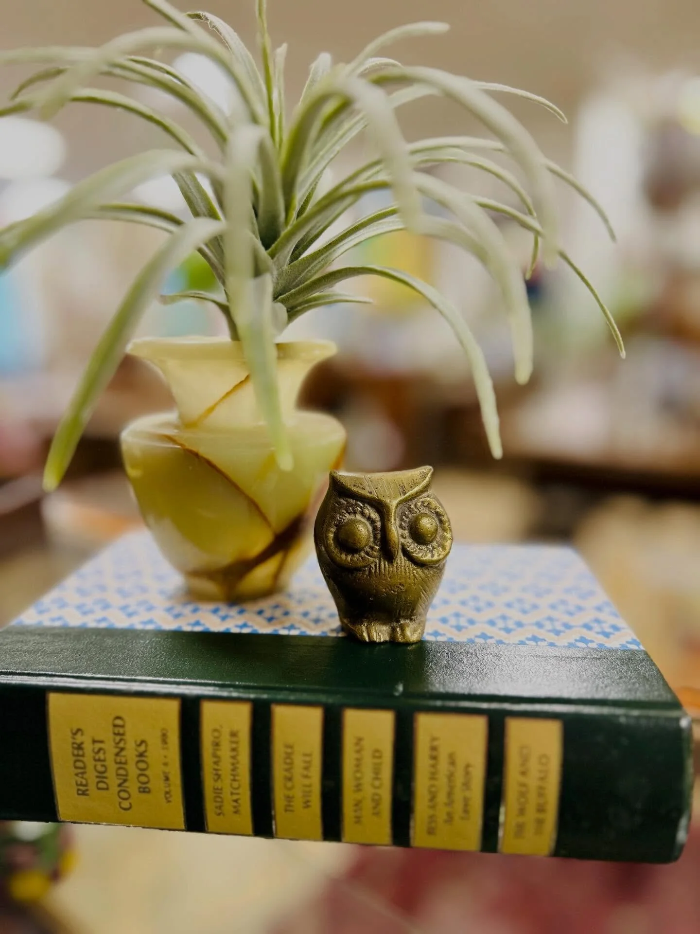 Your next pick in the vintage Bracket Battle is here. It&rsquo;s a face-off between the hardworking functional trays vs the kitsch classic brass animas. Trays set the mood, but the friend bring the joy. This may be a buzzer beater folks. Vote below a