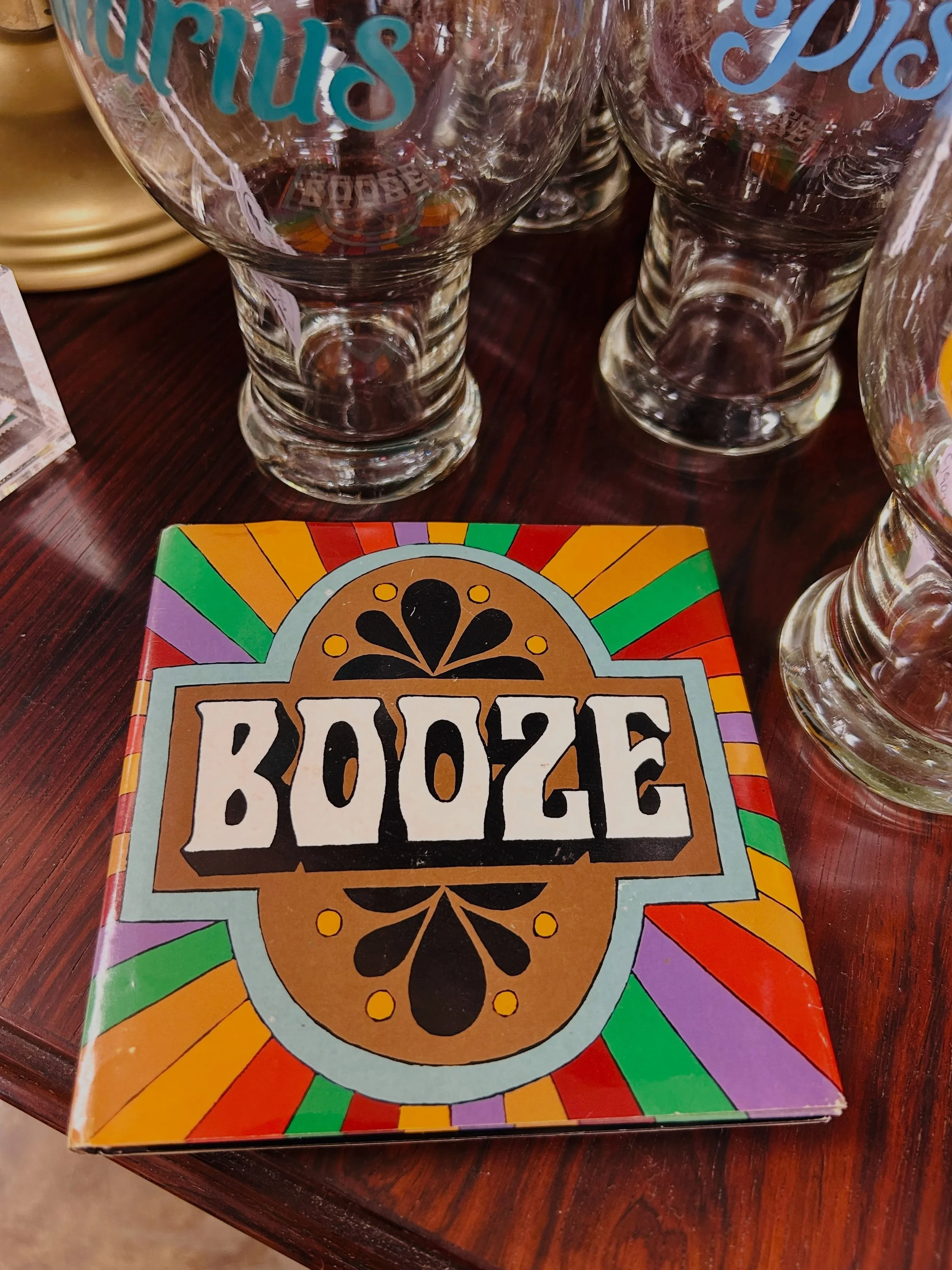 Move over, Mr. Boston. There&rsquo;s a new (old) cocktail book in town. 🍸
Booze by Dutton and Van Coevering is not your average cocktail guide. With its fabulous illustrations, vintage recipes, and unmistakable mid-century charm, it&rsquo;s as much 