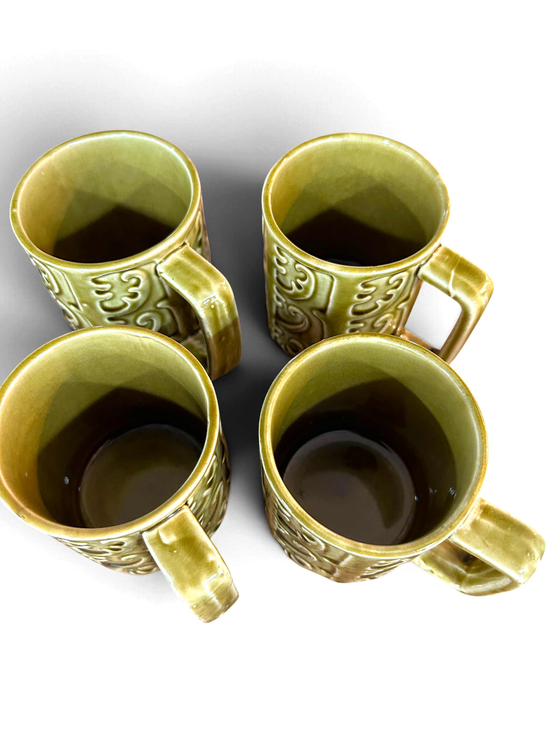 vintage-japan-ceramic-mugs-interior.PNG