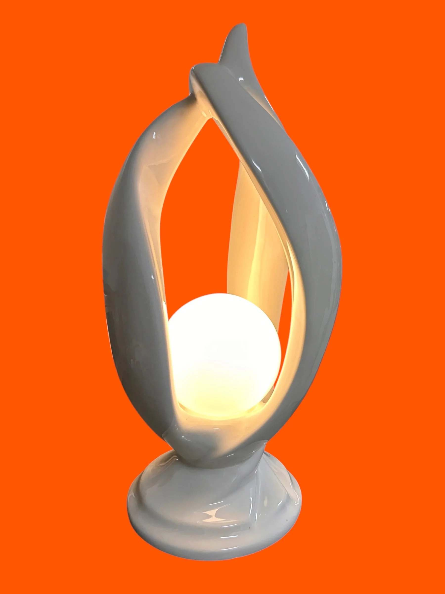 vintage-ceramic-flame-table-lamp-lit-2.JPEG