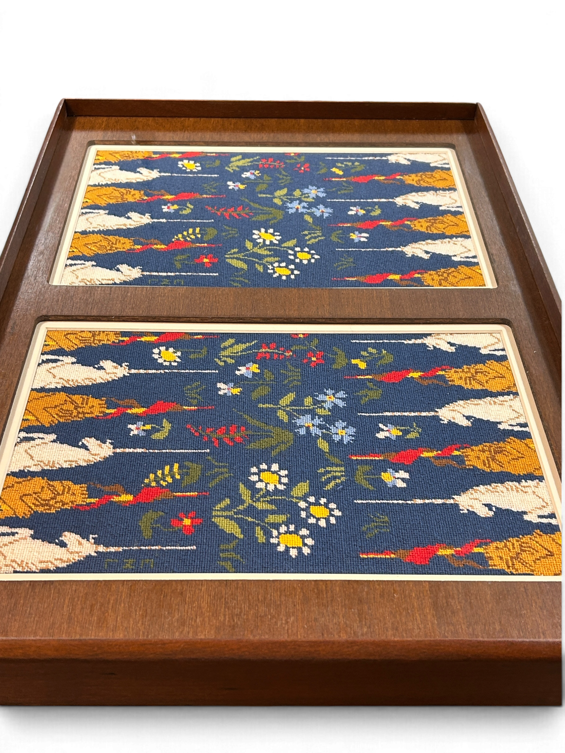 vintage-framed-needlepoint-backgammon-board-detail.PNG
