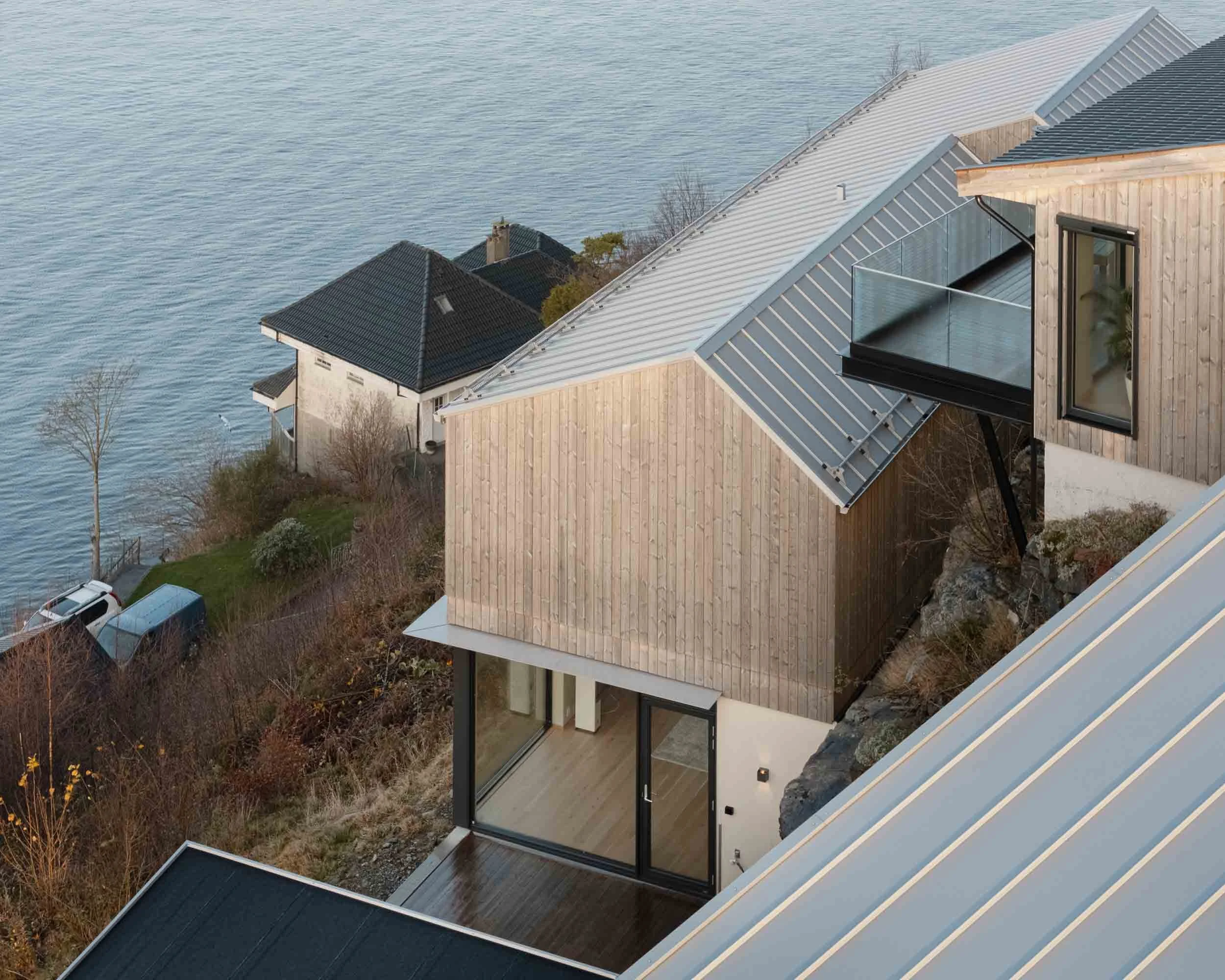lokketona-exterior-waterfront-homes.jpg