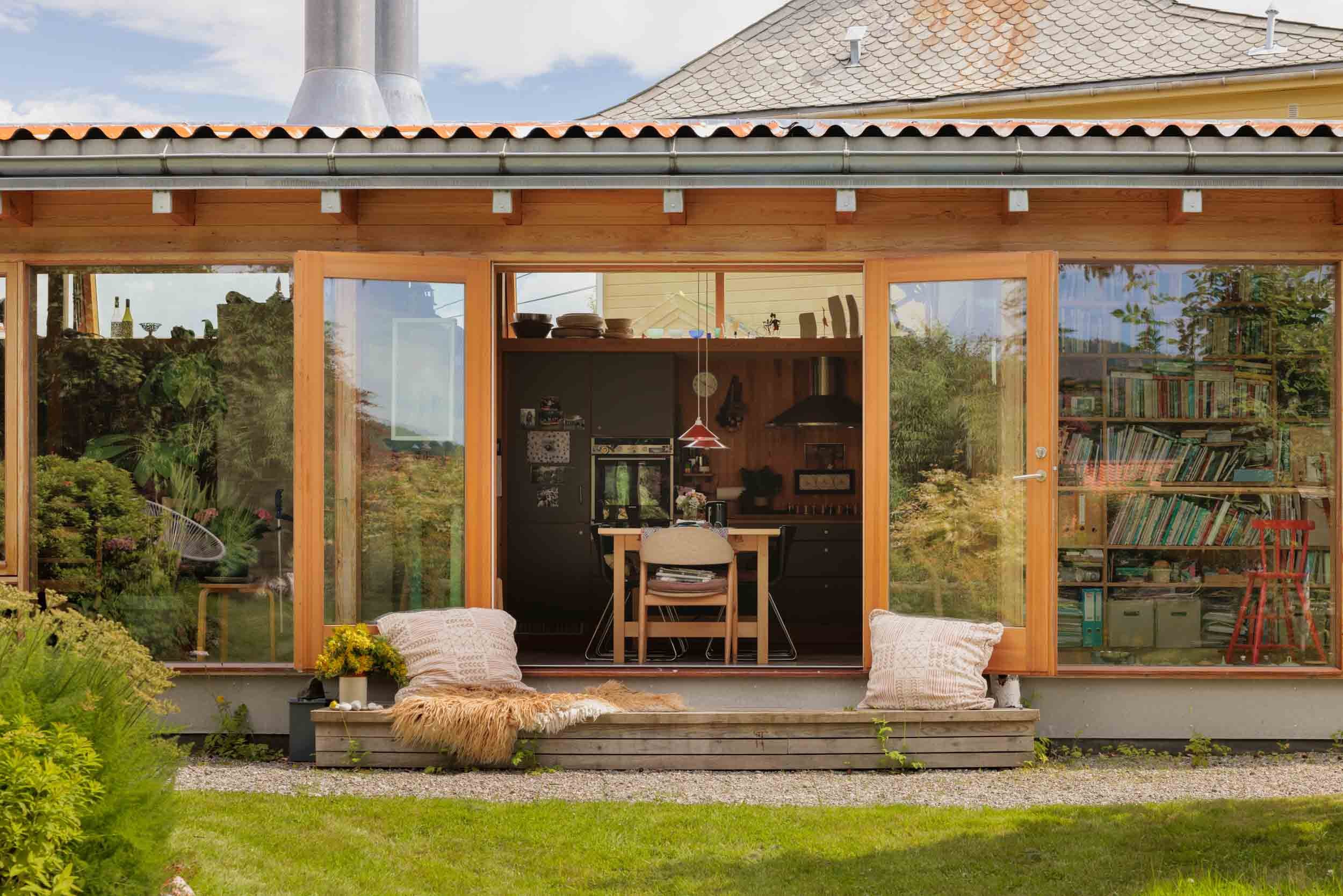 tonnis-hus-exterior-covered-veranda.jpg