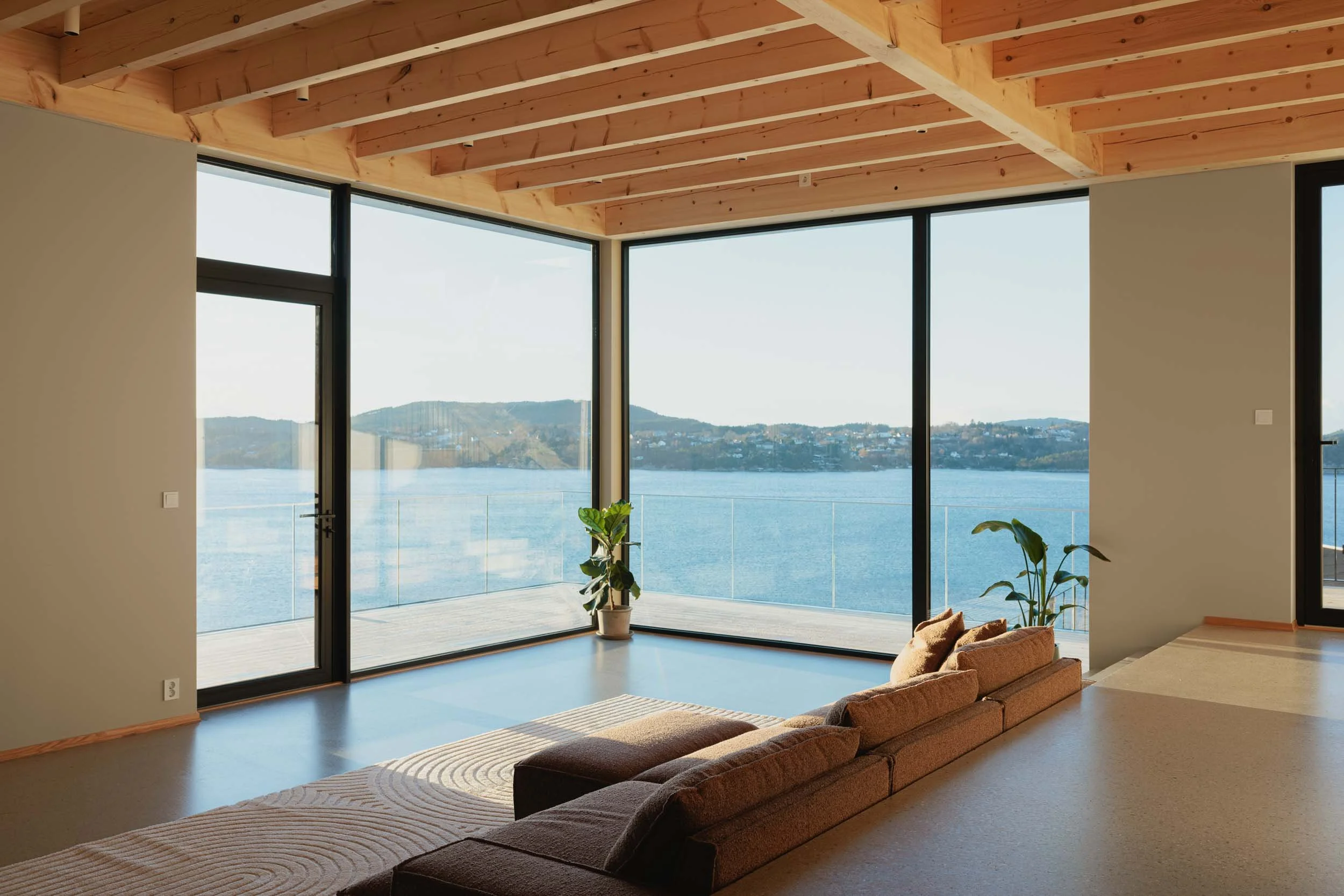 lokketona-corner-window-fjord-view.jpg