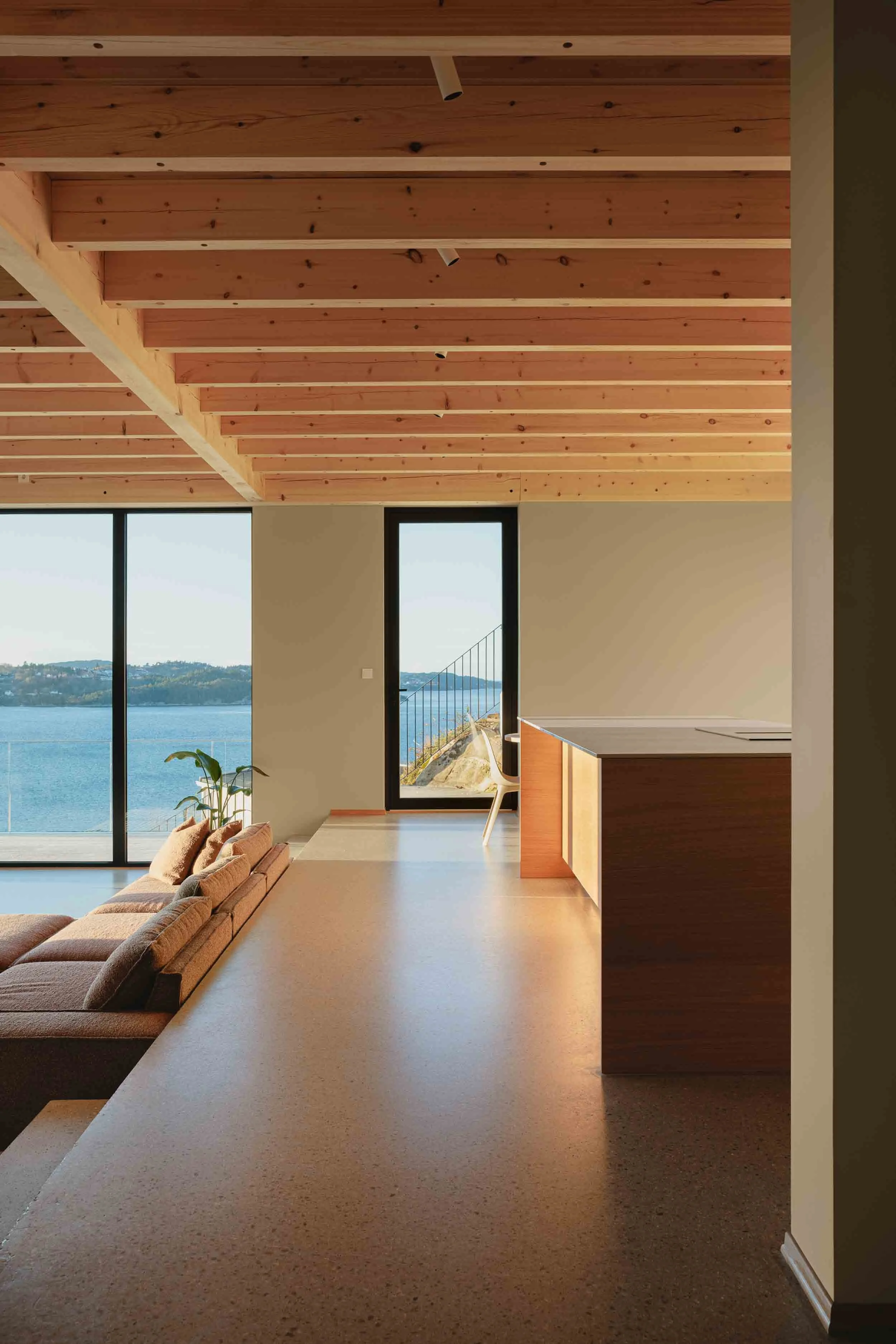 lokketona-open-plan-lounge-waterfront.jpg