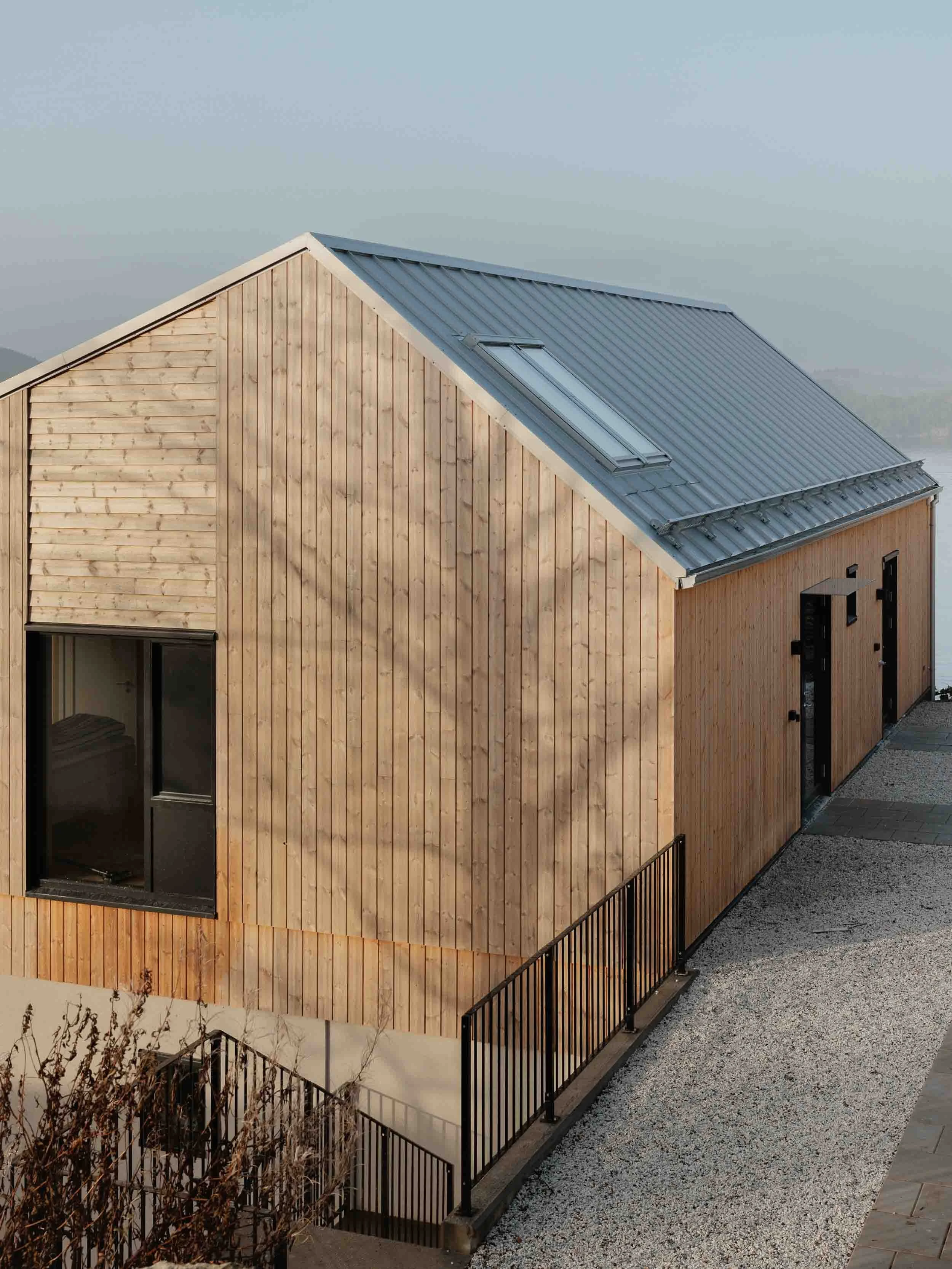 lokketona-timber-clad-exterior-house.jpg