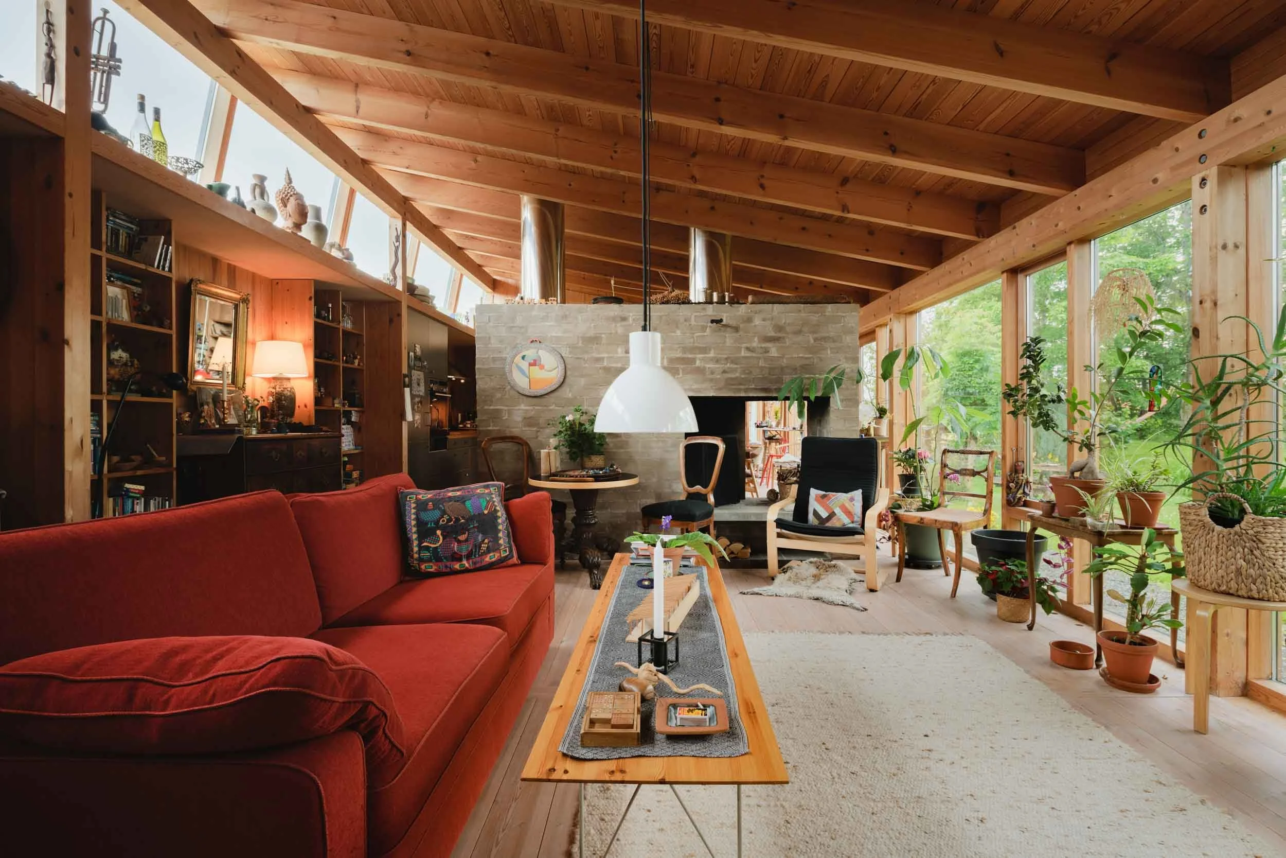 tonnis-hus-living-room-greenery-view.jpg