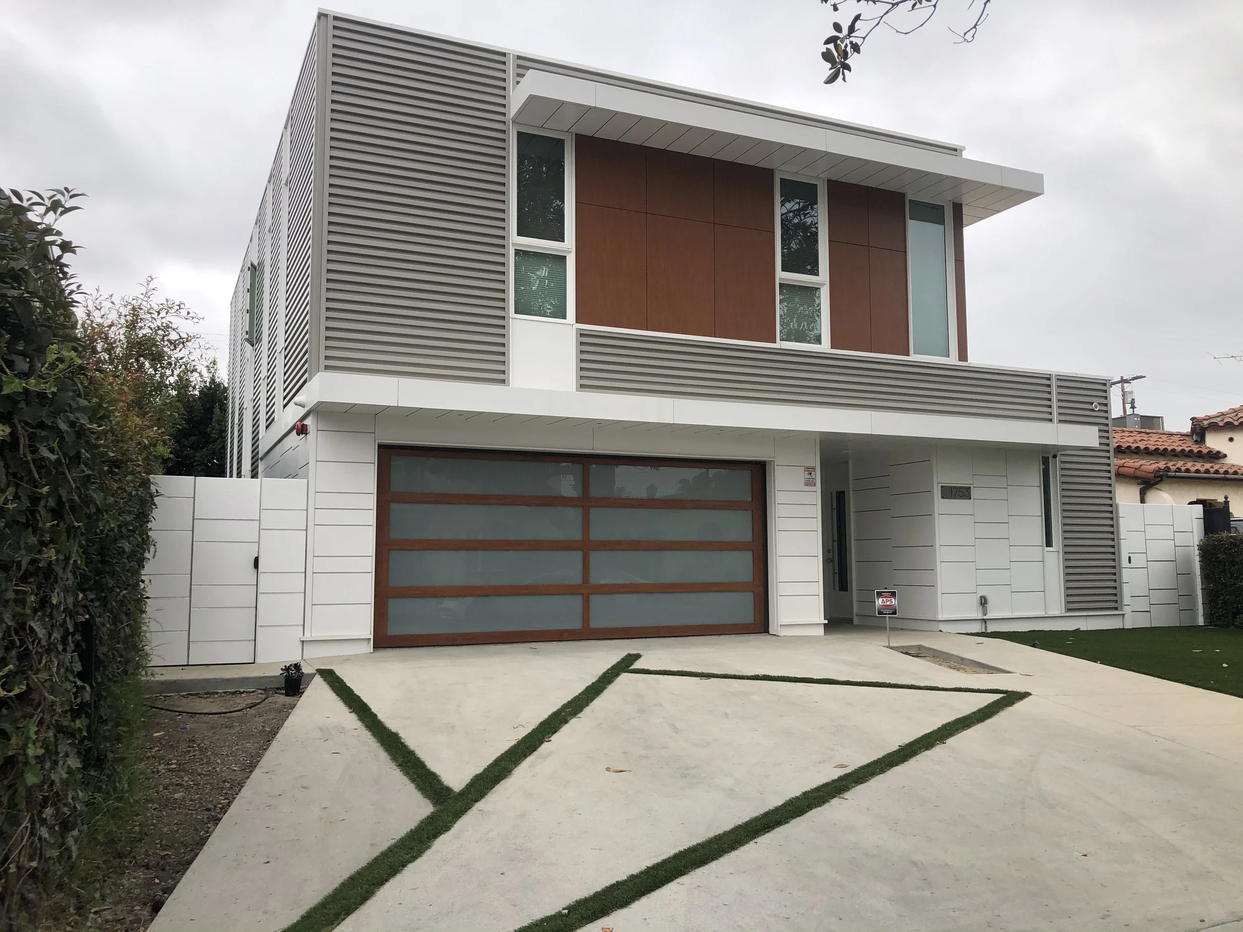 An image of The Float House.