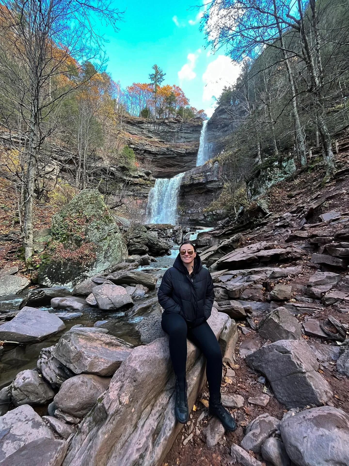 📍 Kaaterskill Falls 
Day trip to NY to see the last of the fall foliage and explore some tall falls ⛰️