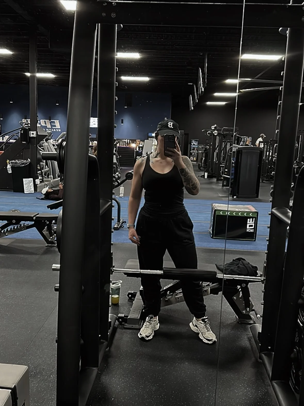 Happy almost Fridayyyy 💃🏻💃🏻💃🏻 Here&rsquo;s your friendly reminder that you don&rsquo;t need to spend hours in the gym to make progress! This week I&rsquo;ve been averaging 45 min workouts and feel great. It&rsquo;s actually refreshing to feel l