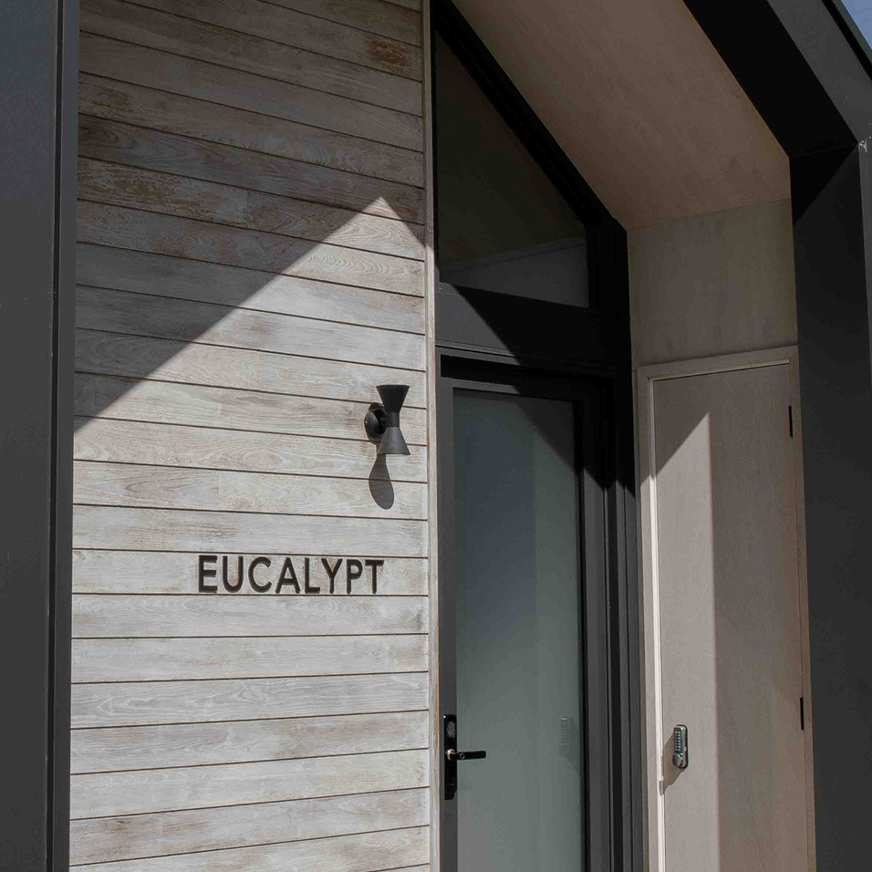 MeloStudios_Eucalypt_NEWEDITS_Bathrooms-9 10.png