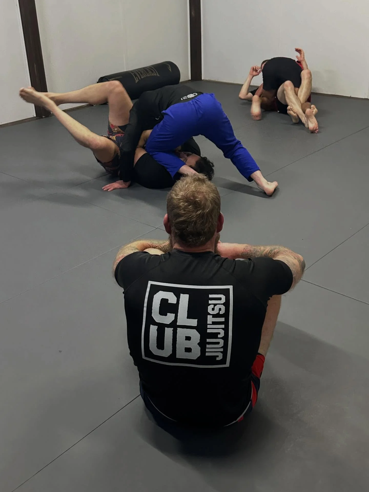 Jiu-jitsu builds real community. Training happens in person, bringing people together in a shared physical space. In an age dominated by social media and remote work, this kind of connection is essential. Humans are social by nature, and mental healt