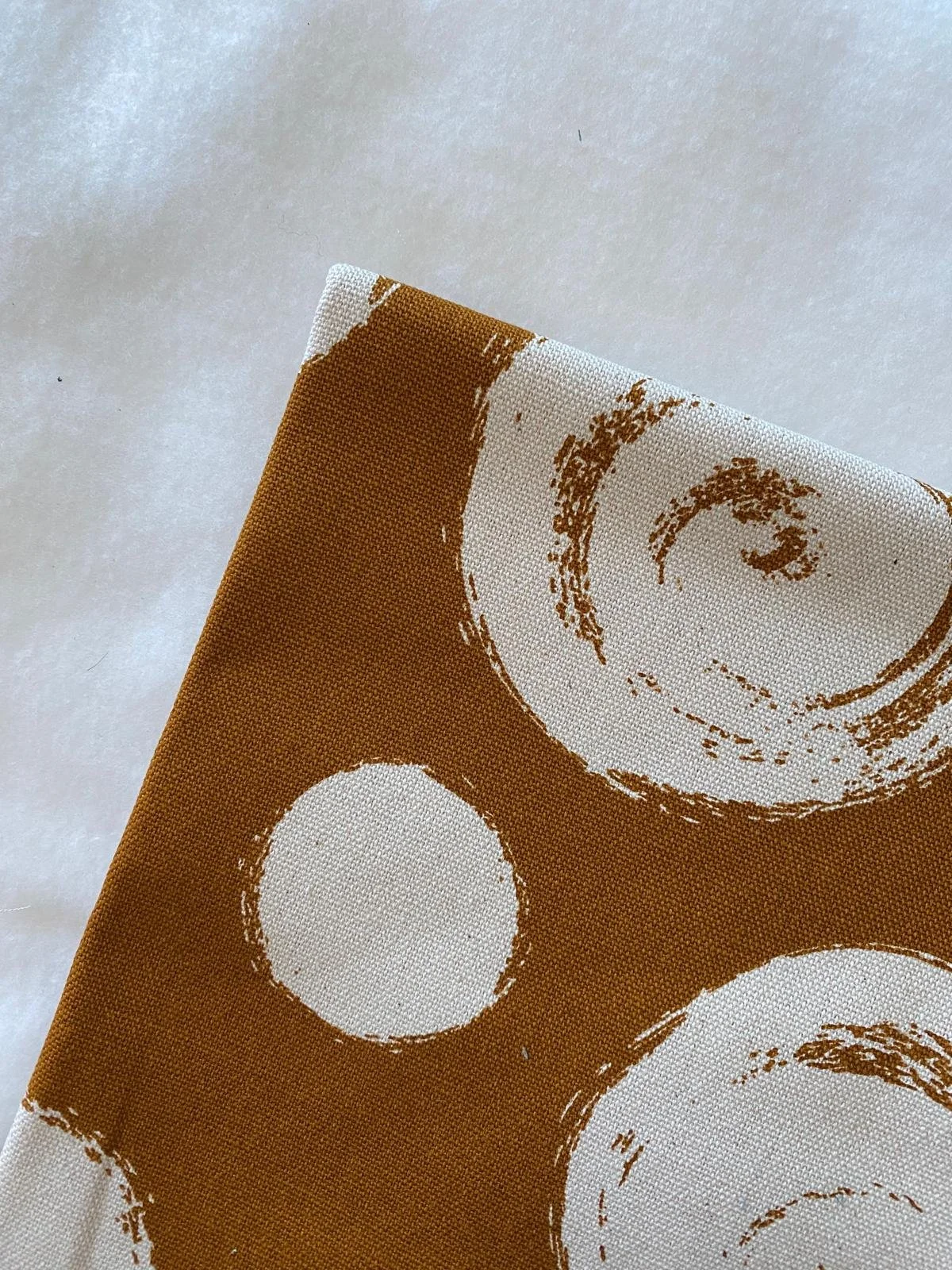 橙底白波點 Orange Background with White Polka Dots -棉布 cotton