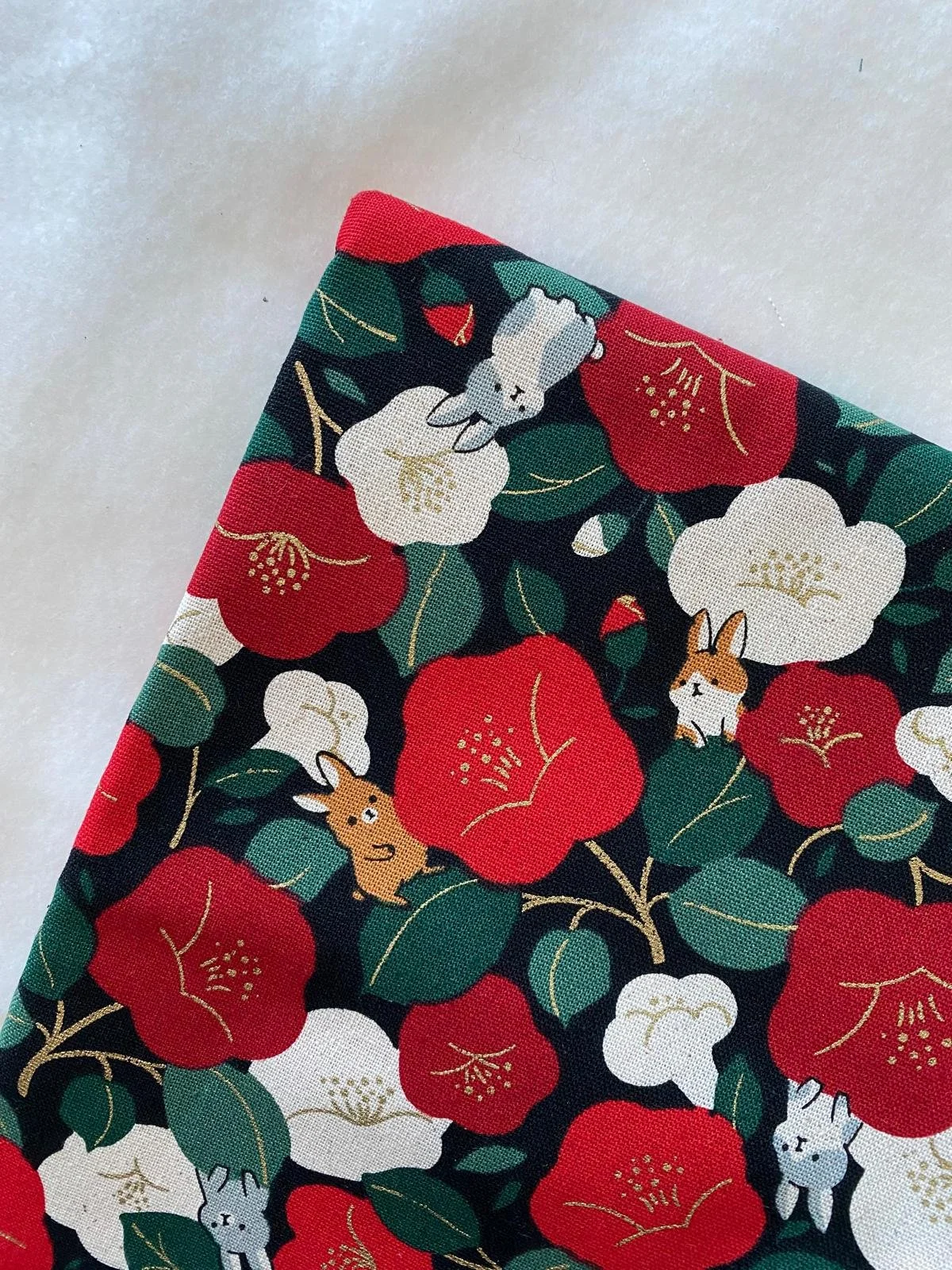 紅花兔 Red flower rabbit -棉布 cotton