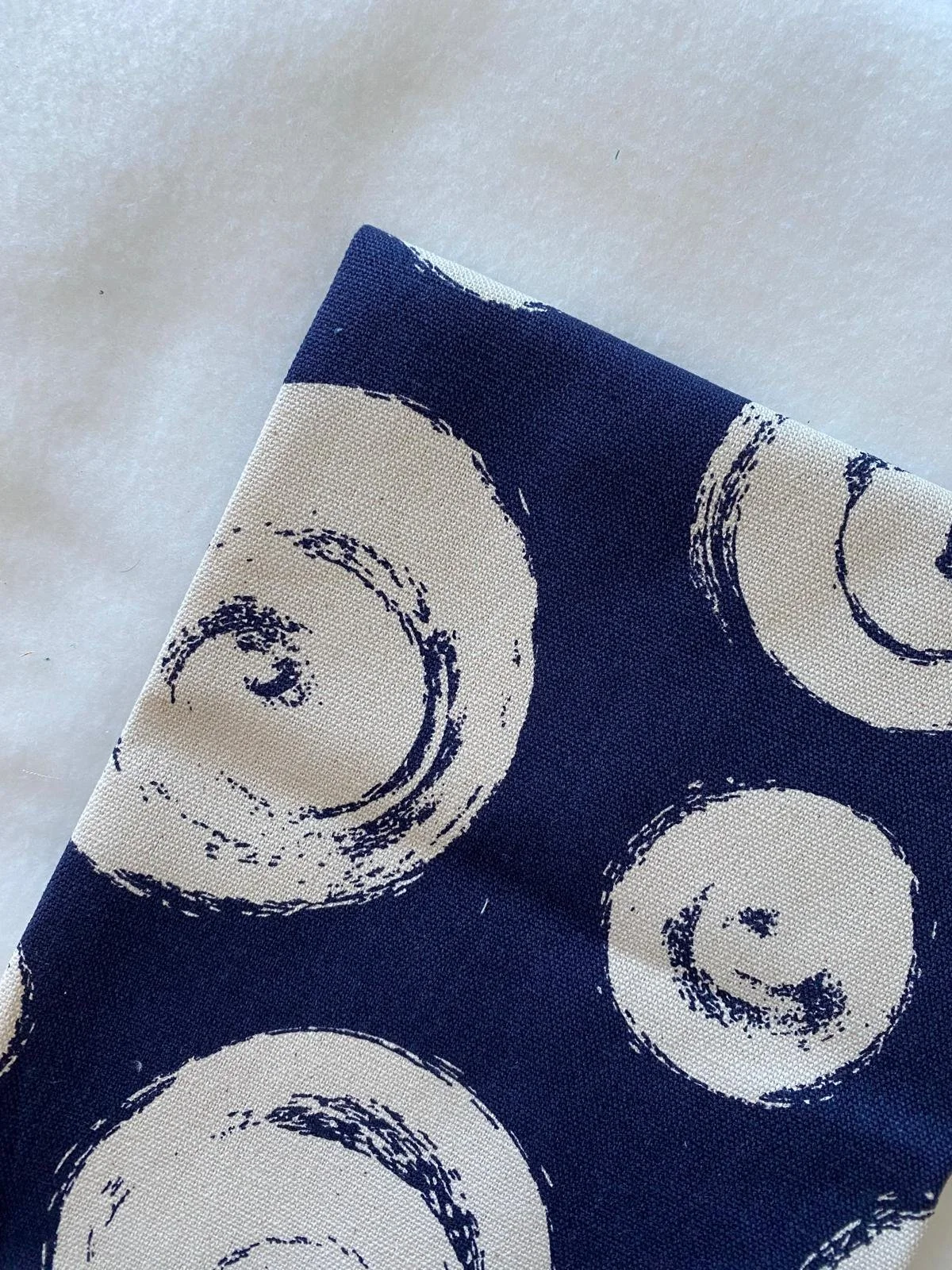 藍底白波點 Blue Background with White Polka Dots -棉布 cotton