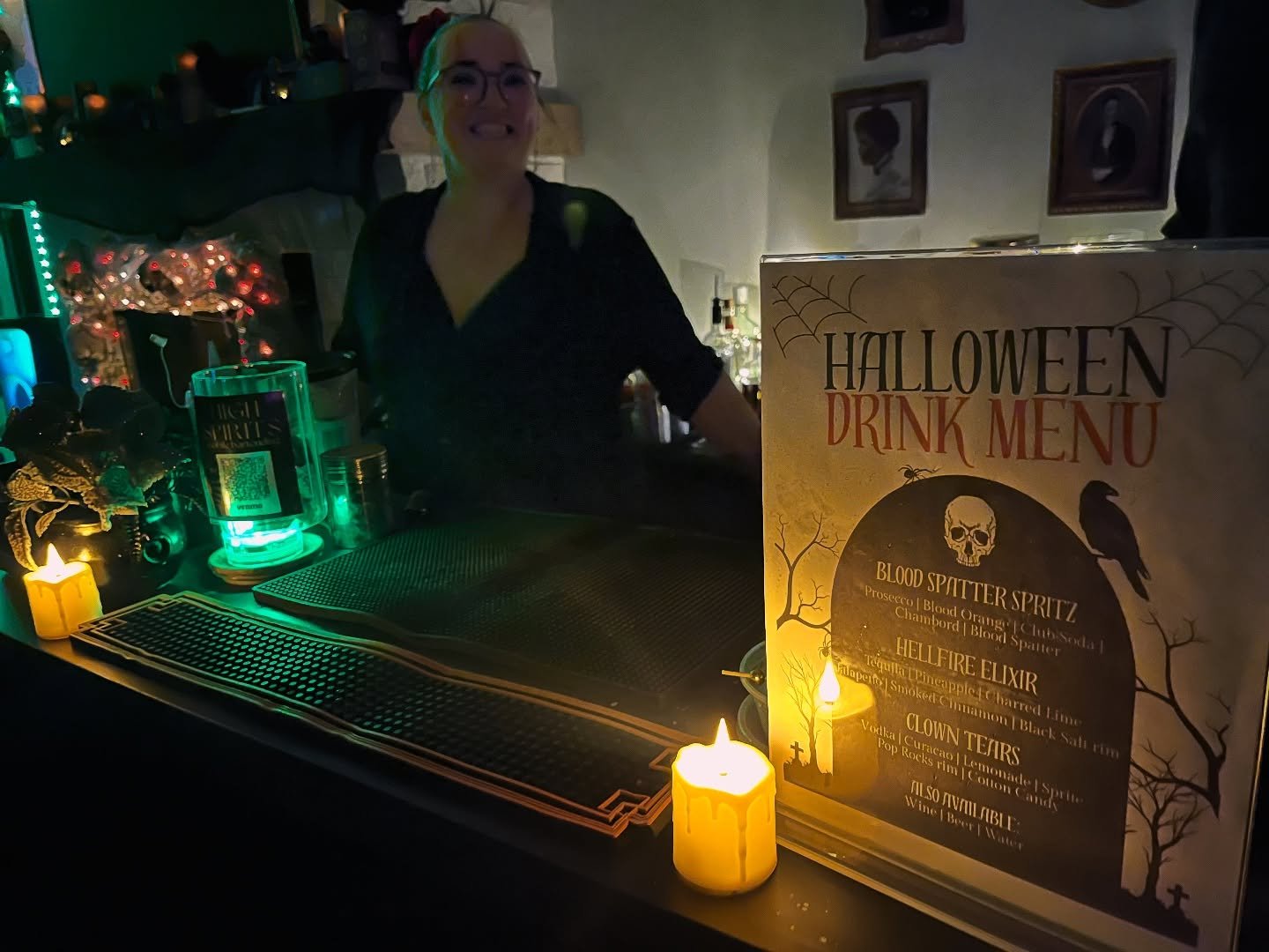 We had such a great time bartending at a private Halloween party in downtown Gig Harbor this weekend! The hosts went all-out with their decorations, and we had so much fun crafting spooky themed cocktails for this spooky event! 🎃💀🧛&zwj;♀️ Not even