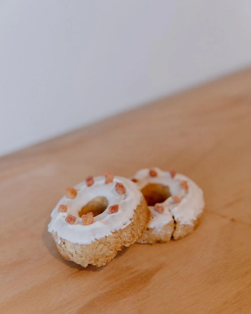 🐾 Sweet Treats 🐾

Did someone say sweet treats?! Who doesn&rsquo;t love one of our Dognutz or some of our Grain-free Coconut Bites?! 

Treat your furry friend with one of these special treats these holidays. Reach out to us directly or visit the we