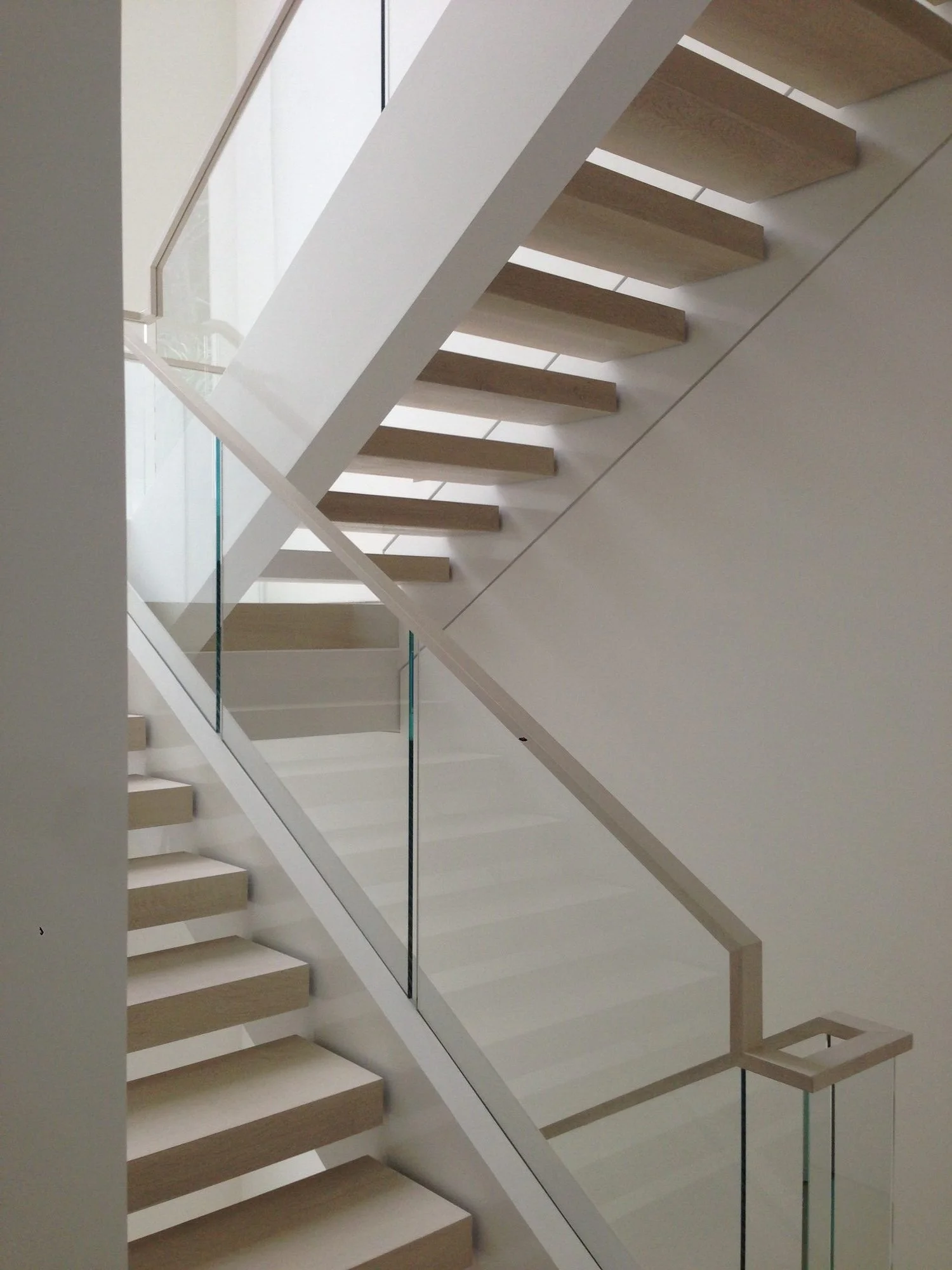 white-oak-stair-glass-detail.jpg