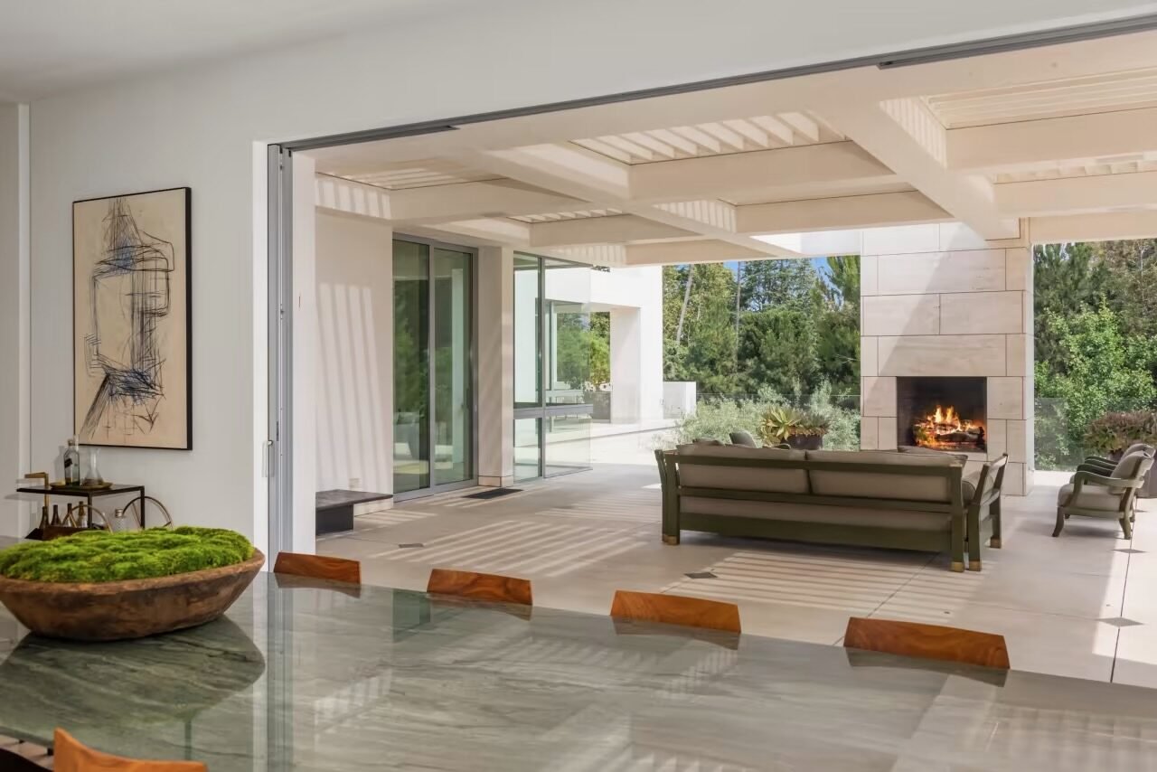 indoor-outdoor-fireplace-living.jpg
