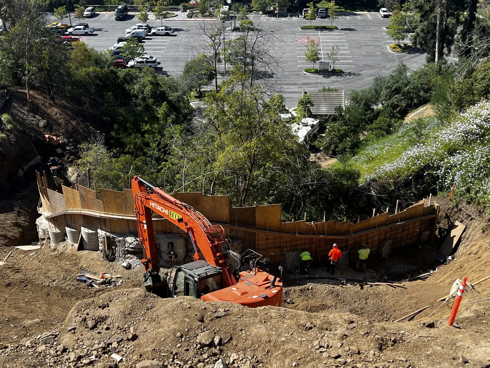 curved-retaining-wall-formwork.jpg