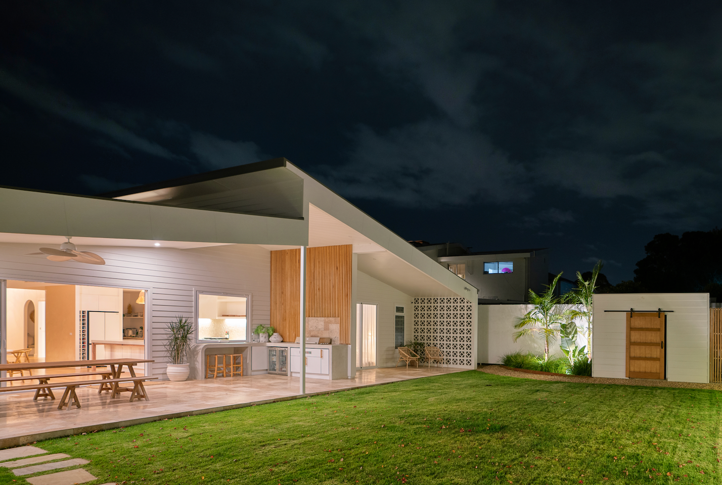 Garden lighting, feature lighting, outdoor lighting, Peninsula, Glen iris, Toorak, Brighton, Sorrento, Mount Martha, Mount Eliza