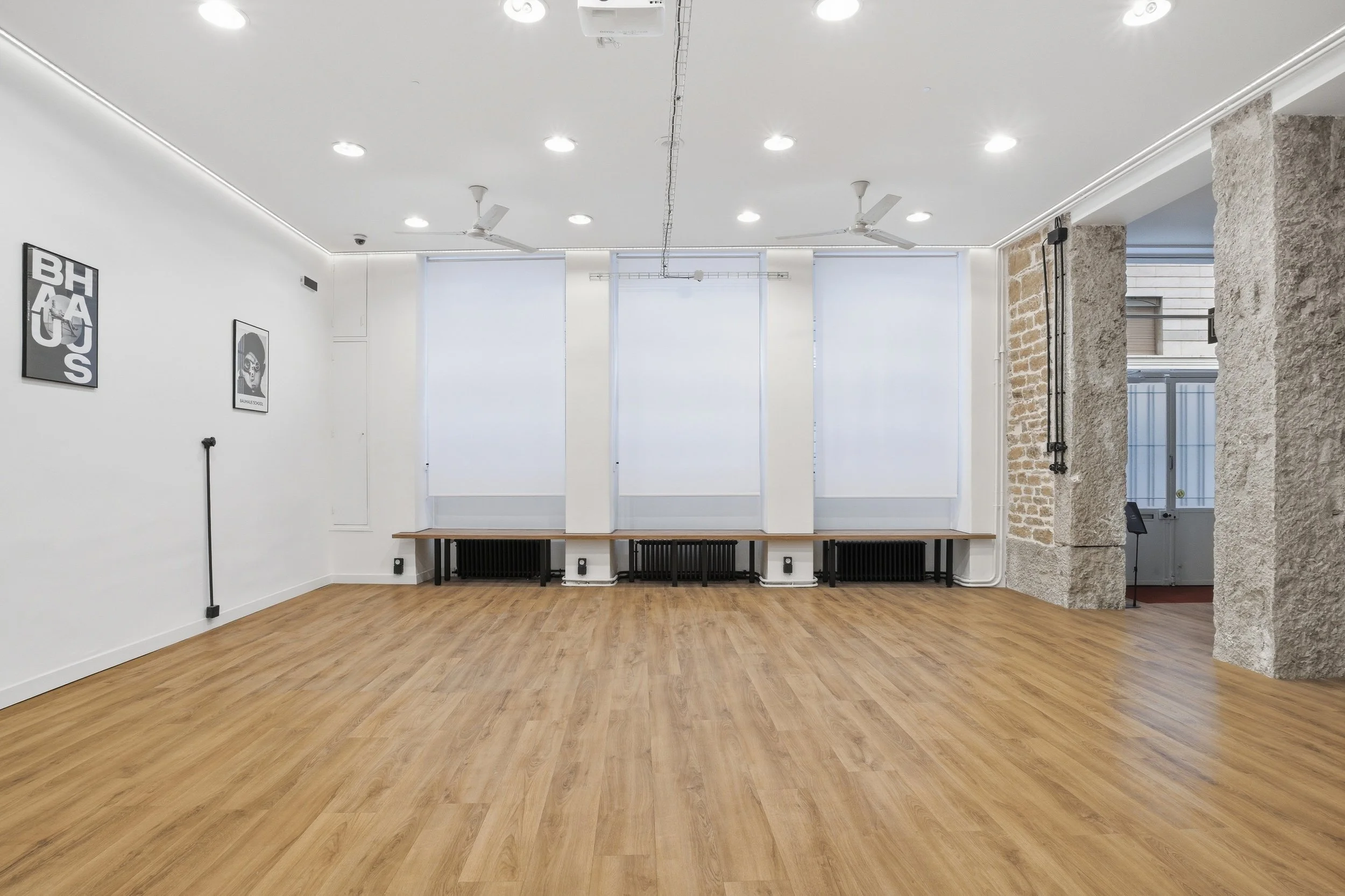 Salle principale - Espace vide2.jpg